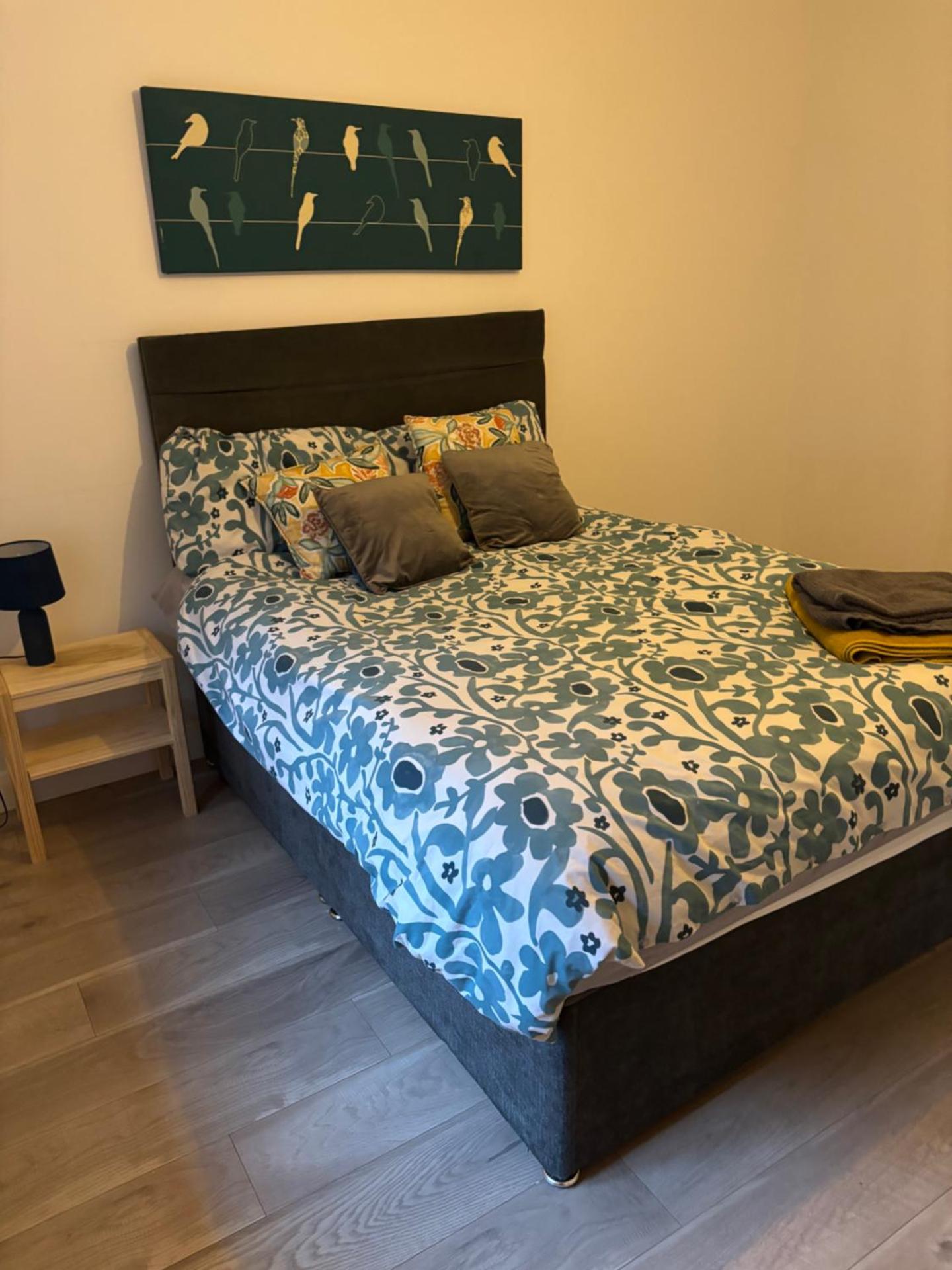 QUEENs STAYS BELFAST 1 bedroom apartment