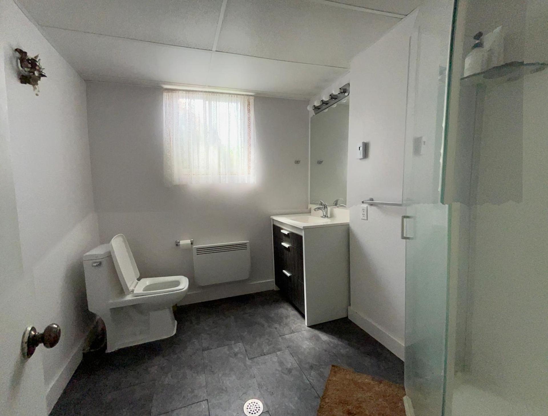 charming room for rent