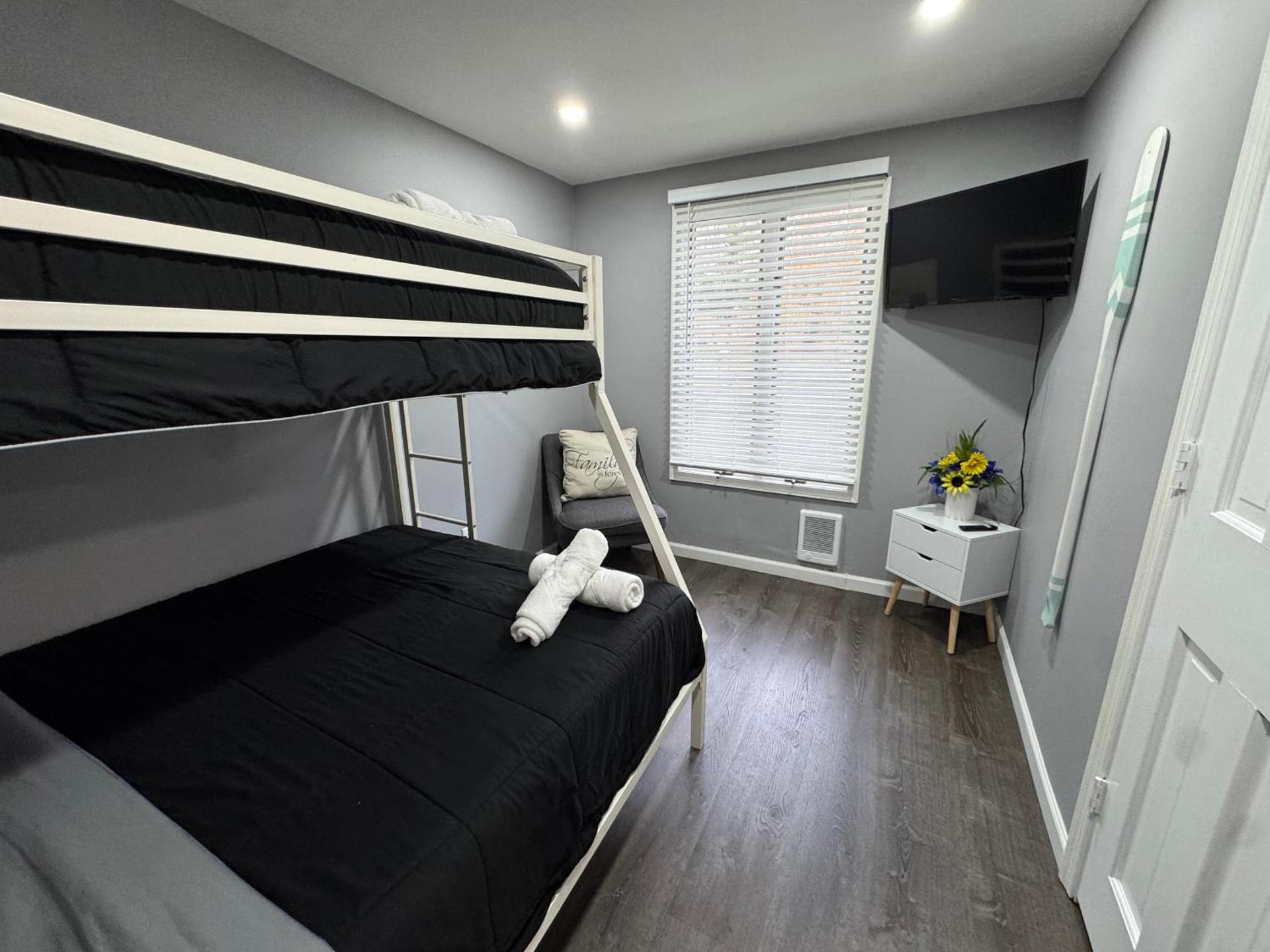 Casa Rosado @ Pocono II by Lake Hot Tub Camelback