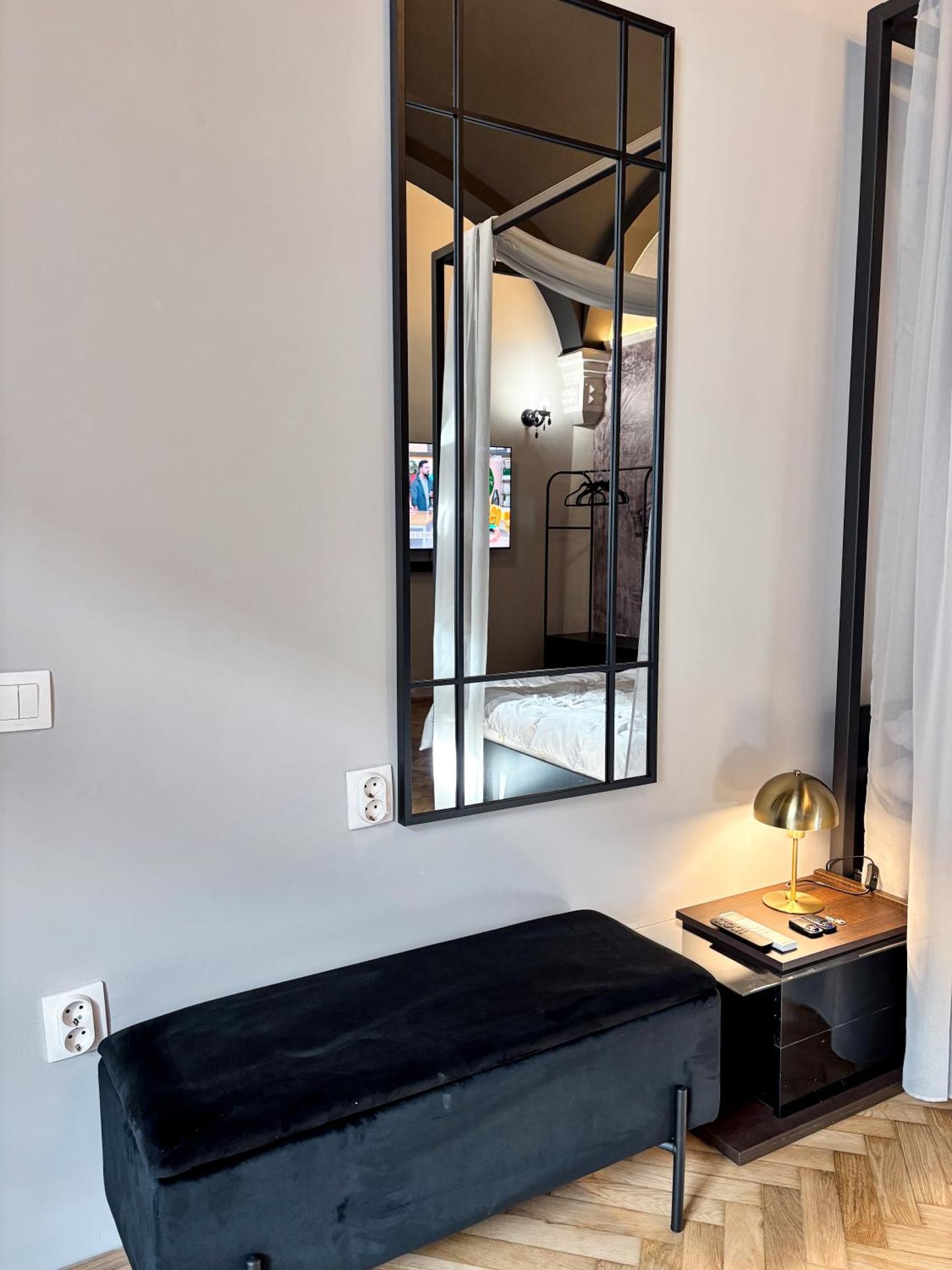 Moonlight City Center Studio Private Parking