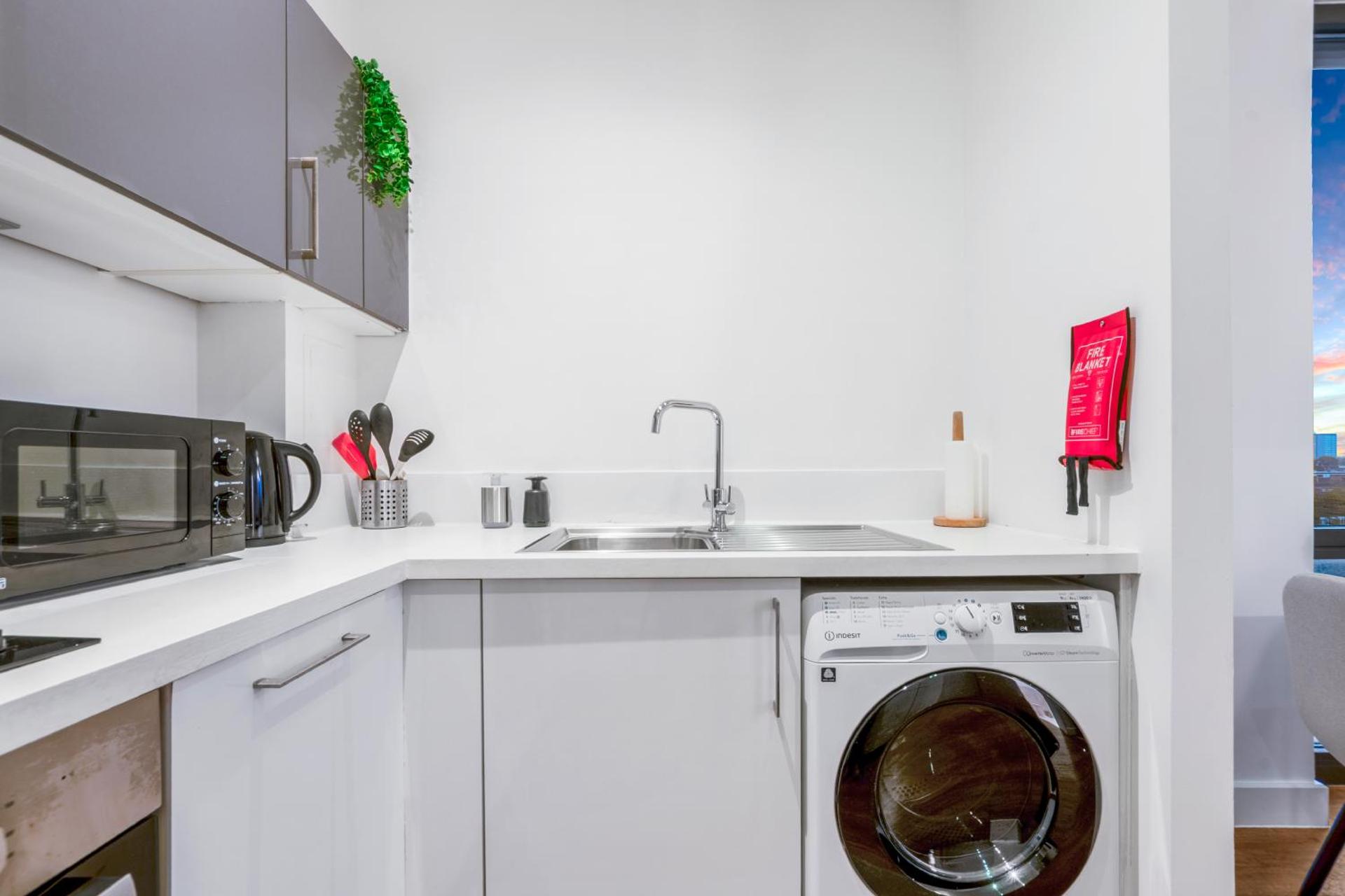 Kitchen or kitchenette