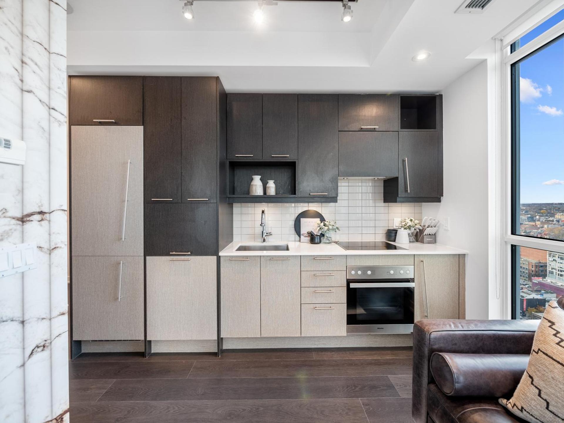 Bellagio Suites - Toronto's Entertainment District