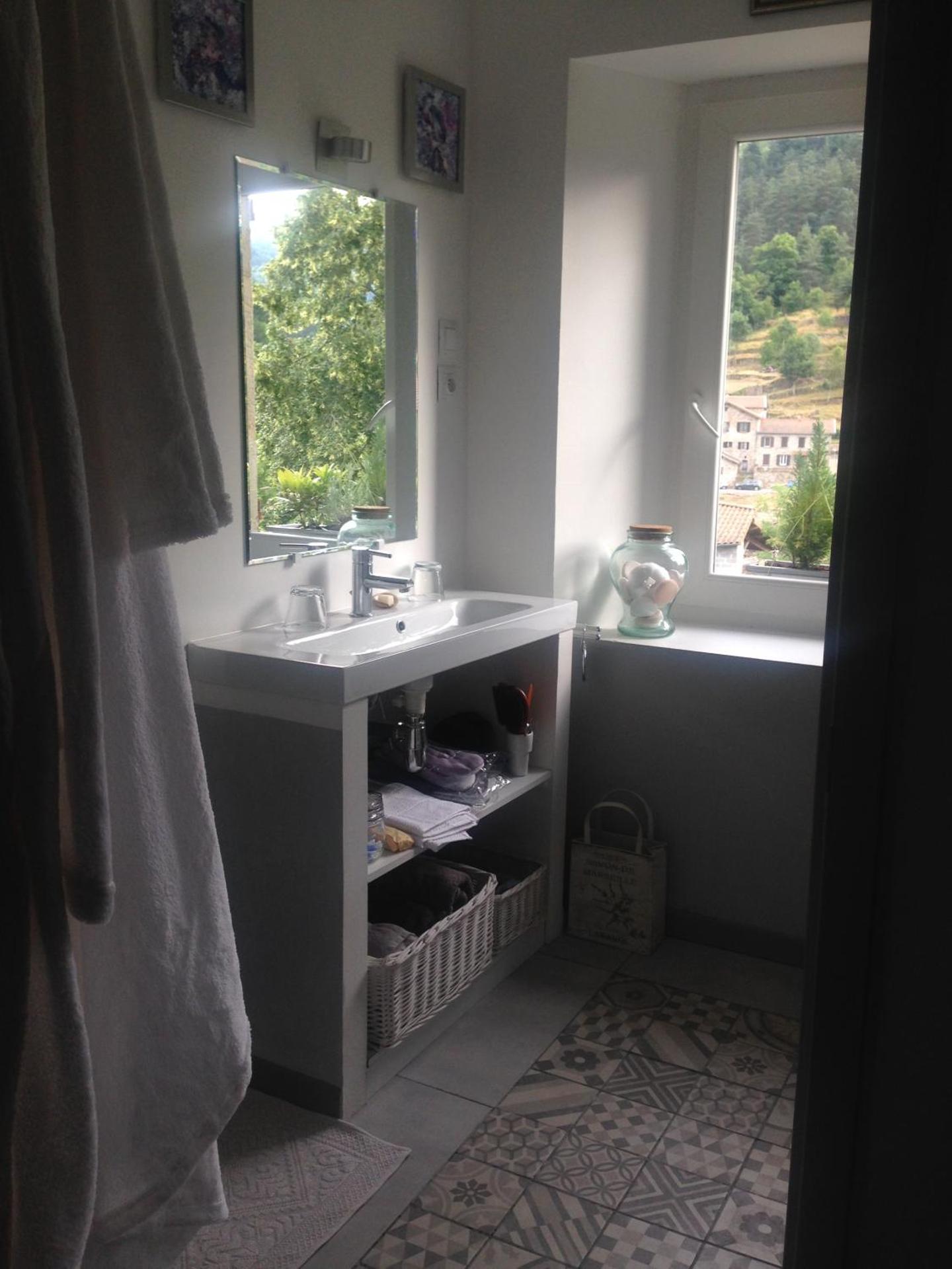 MARIAC , Chambres d'hôtes "AU TILLEUL" 6km du Cheylard