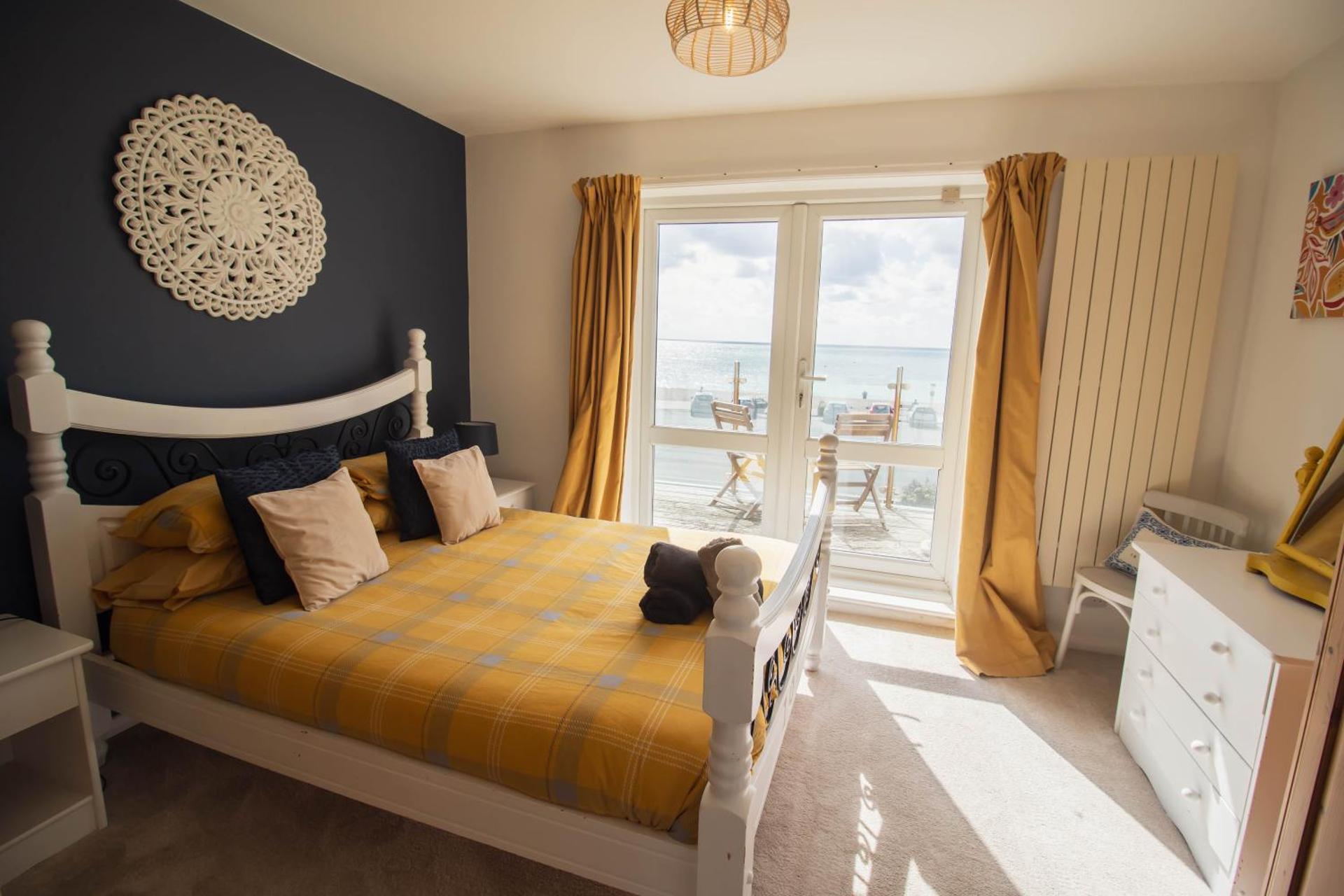 Seaview Beach house stones throws from the sea By Air Premier