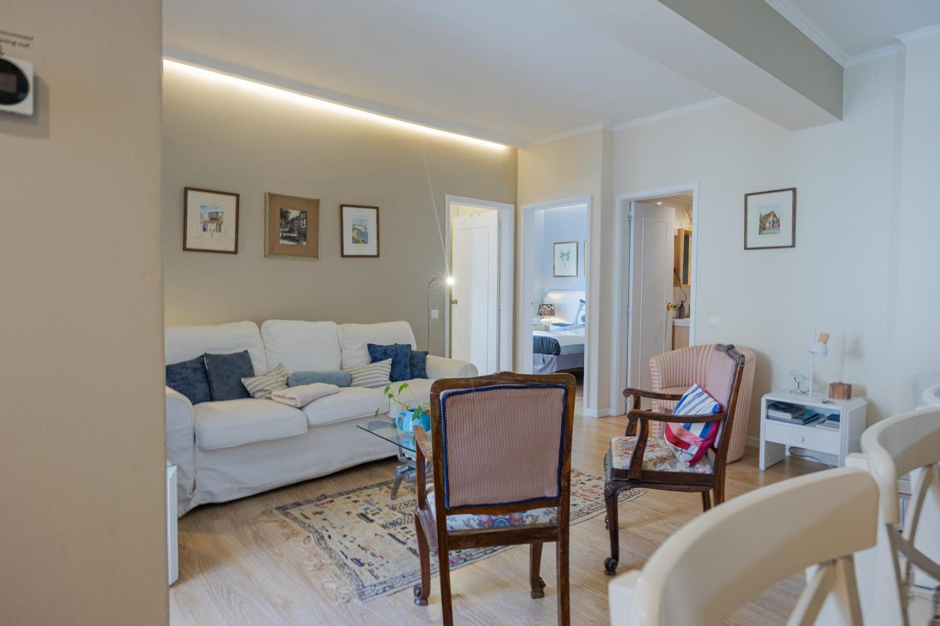 Central Funchal Apartment - GARDEN - Free Parking & AC