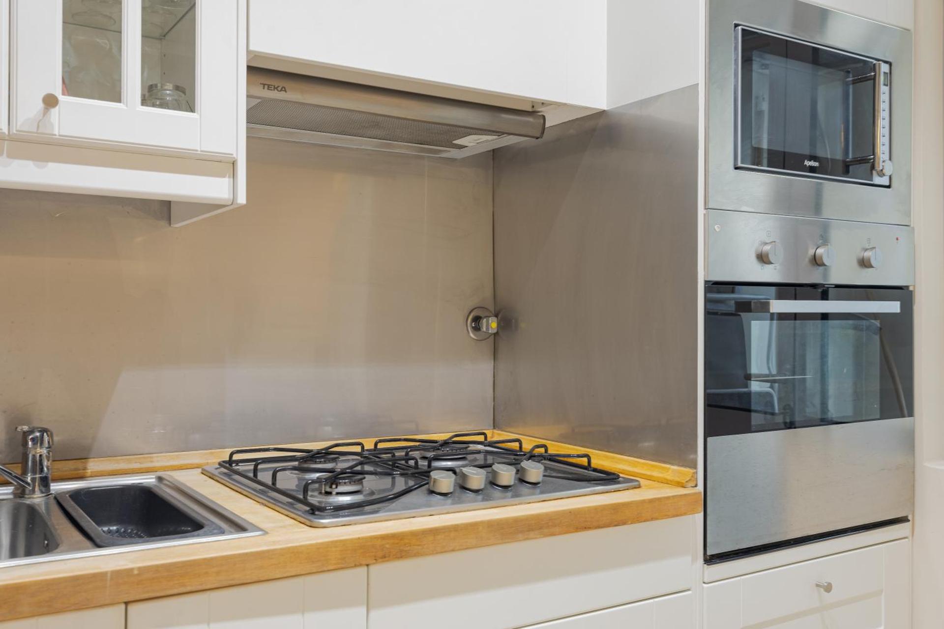 Central Funchal Apartment - GARDEN - Free Parking & AC