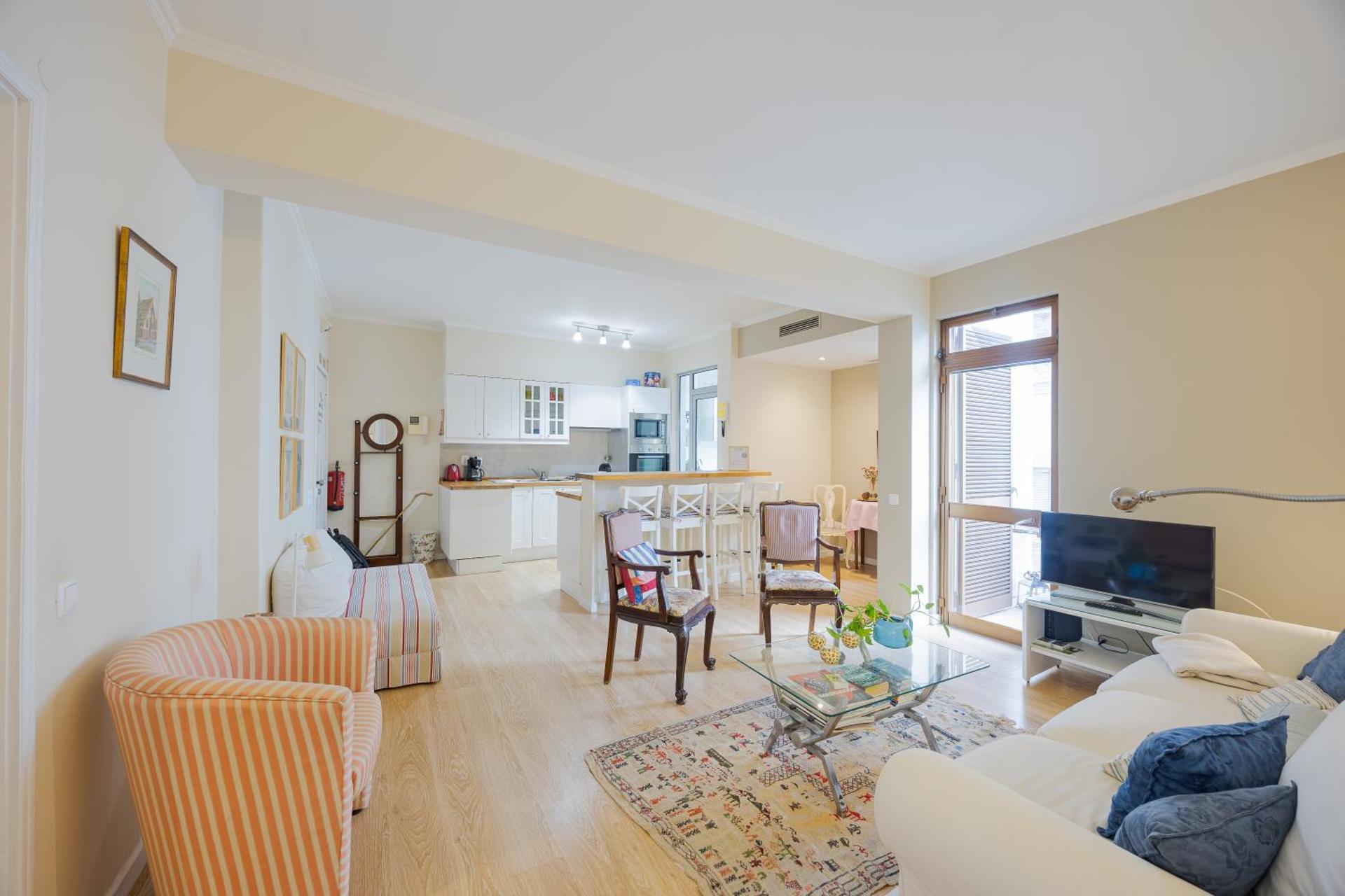 Central Funchal Apartment - GARDEN - Free Parking & AC