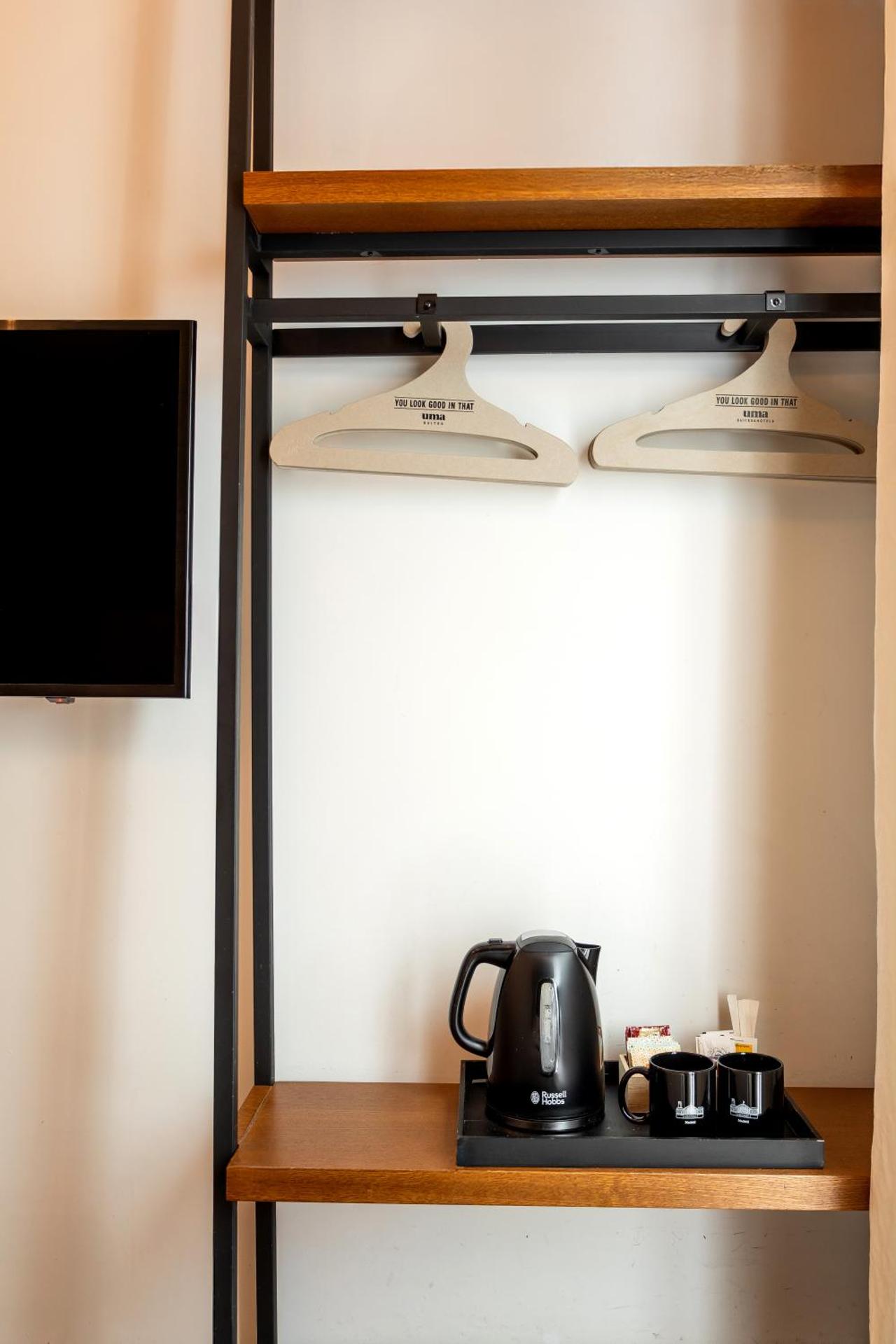 Coffee/tea facilities