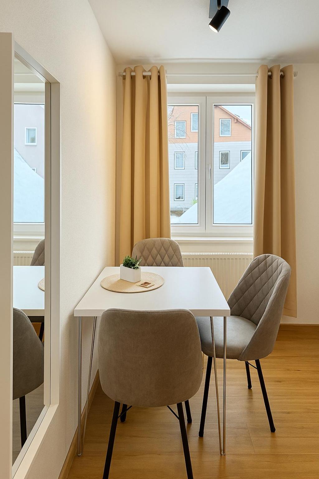 Allgäu Suites - Innenstadt, Schlafzimmer, Küche, Parkplatz möglich, Dachterrasse