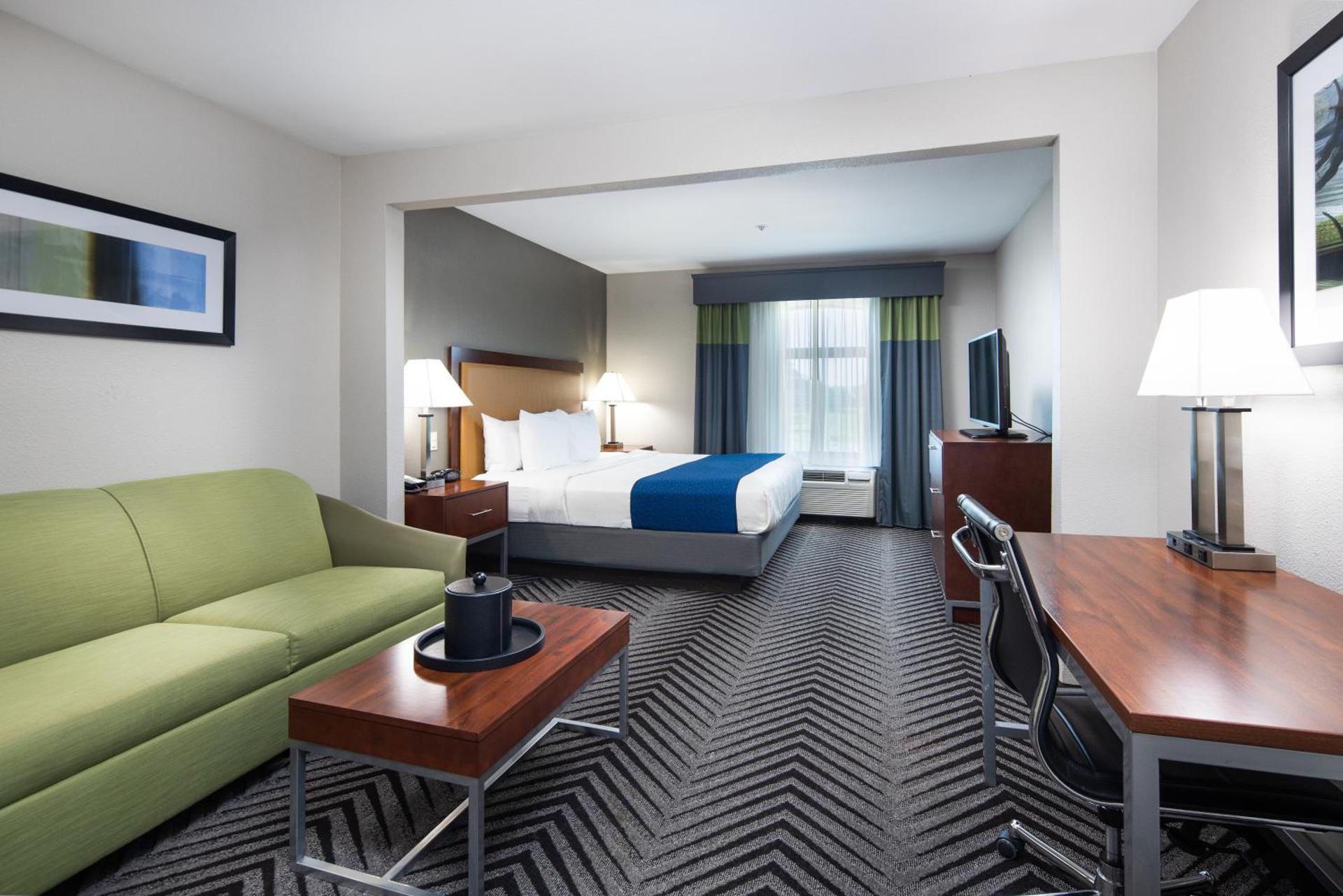 King Room with Sofa Bed and View - Top Floor/Non-Smoking