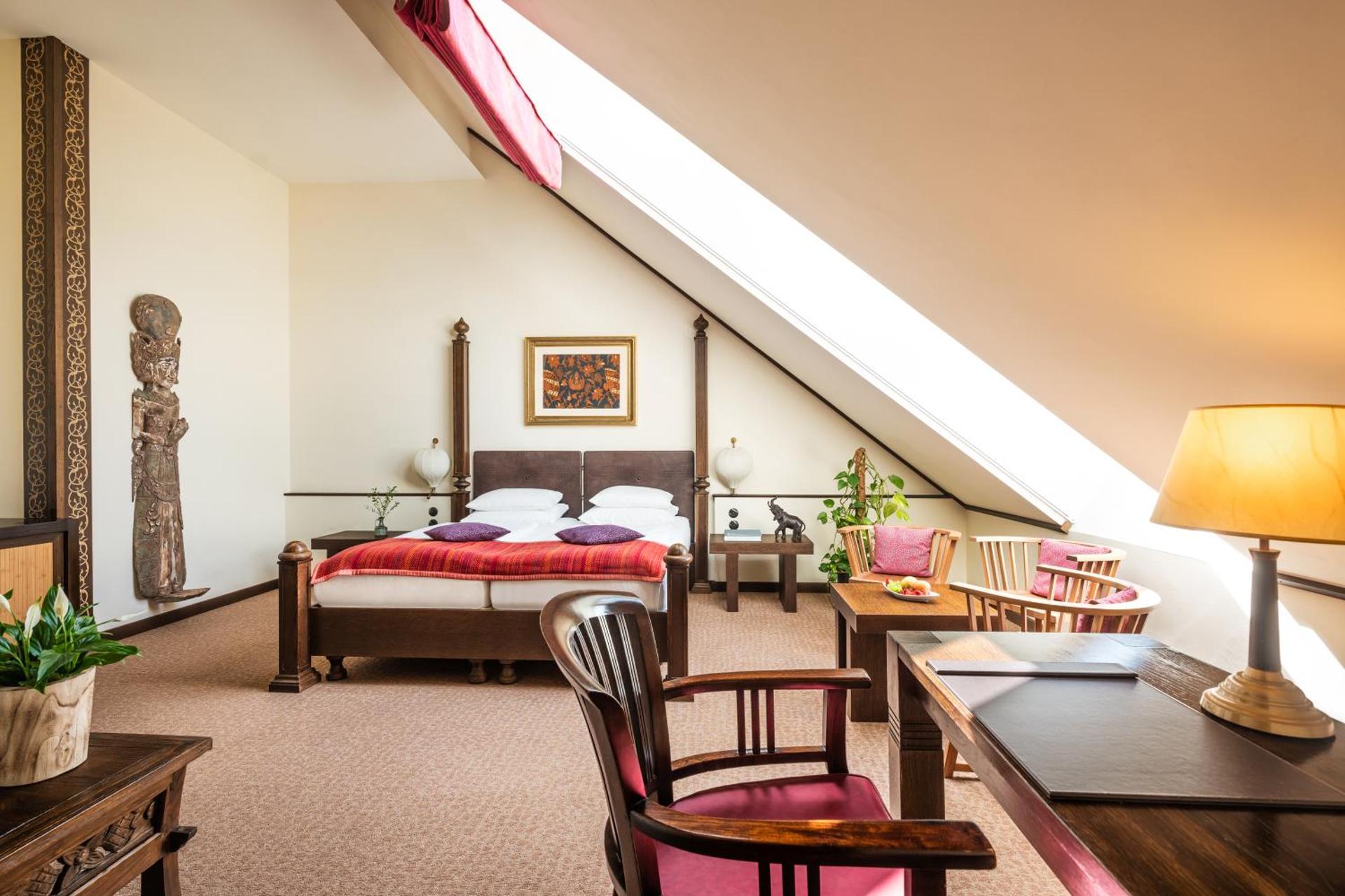 Photo of the whole room