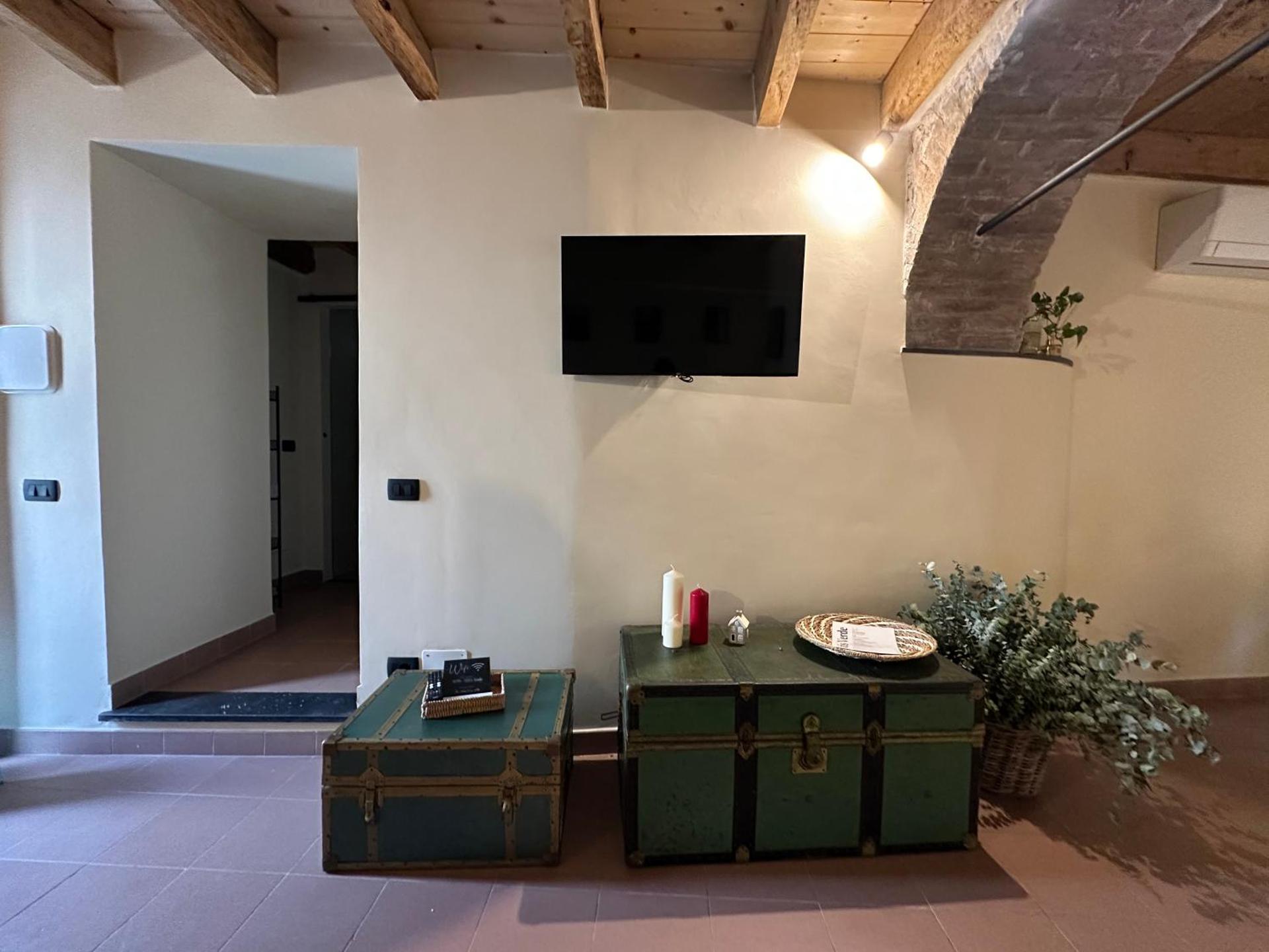 Communal lounge/ TV room