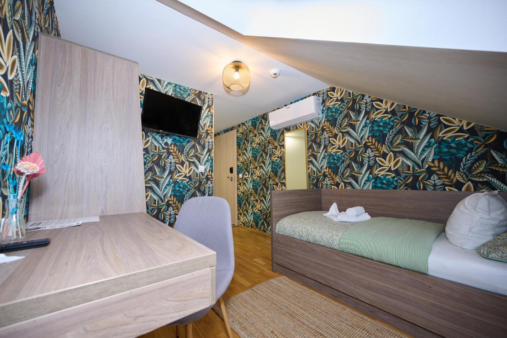 Single Room with Private Bathroom