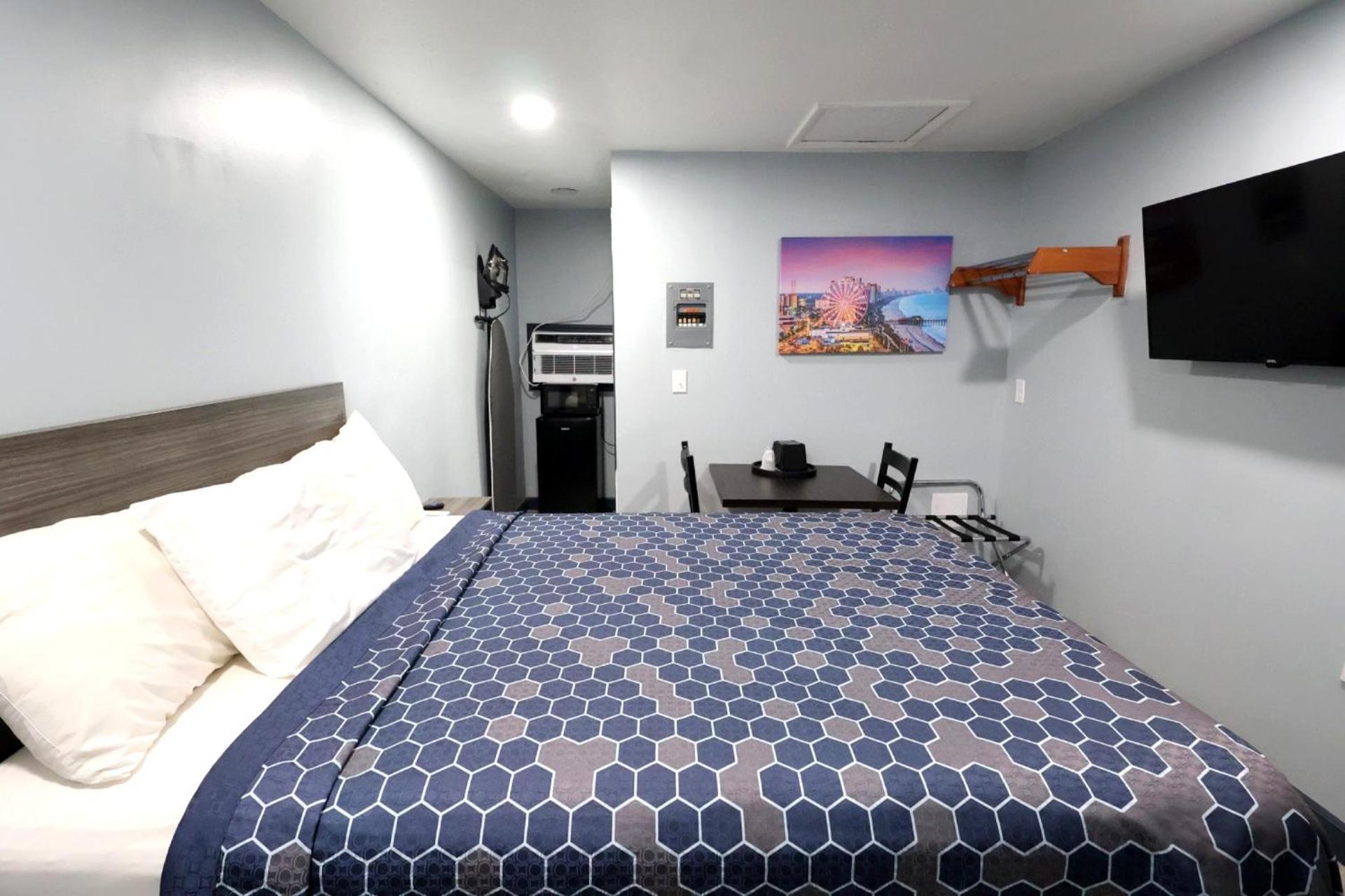 Hillsboro Inn & Suites