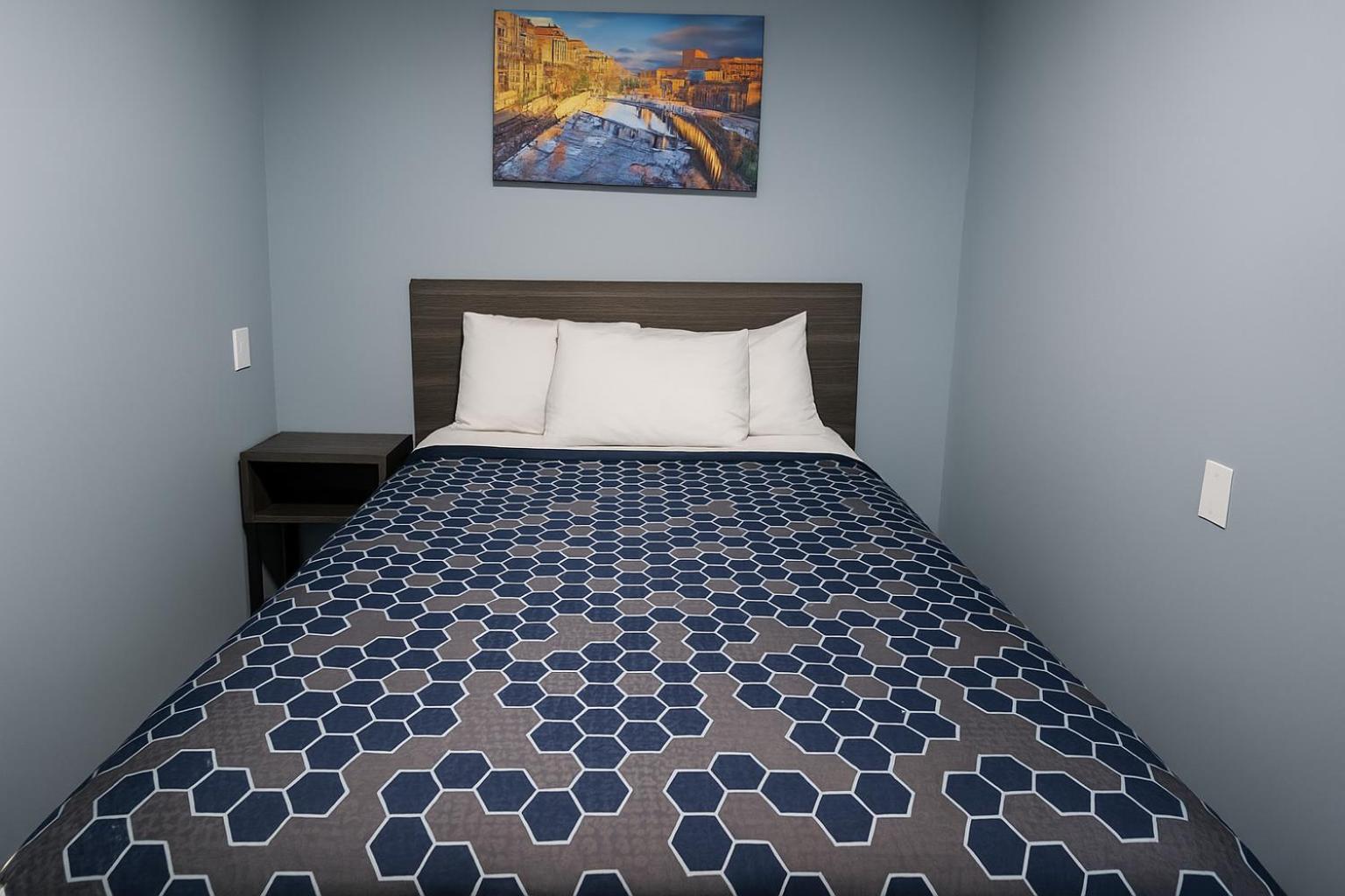 Hillsboro Inn & Suites