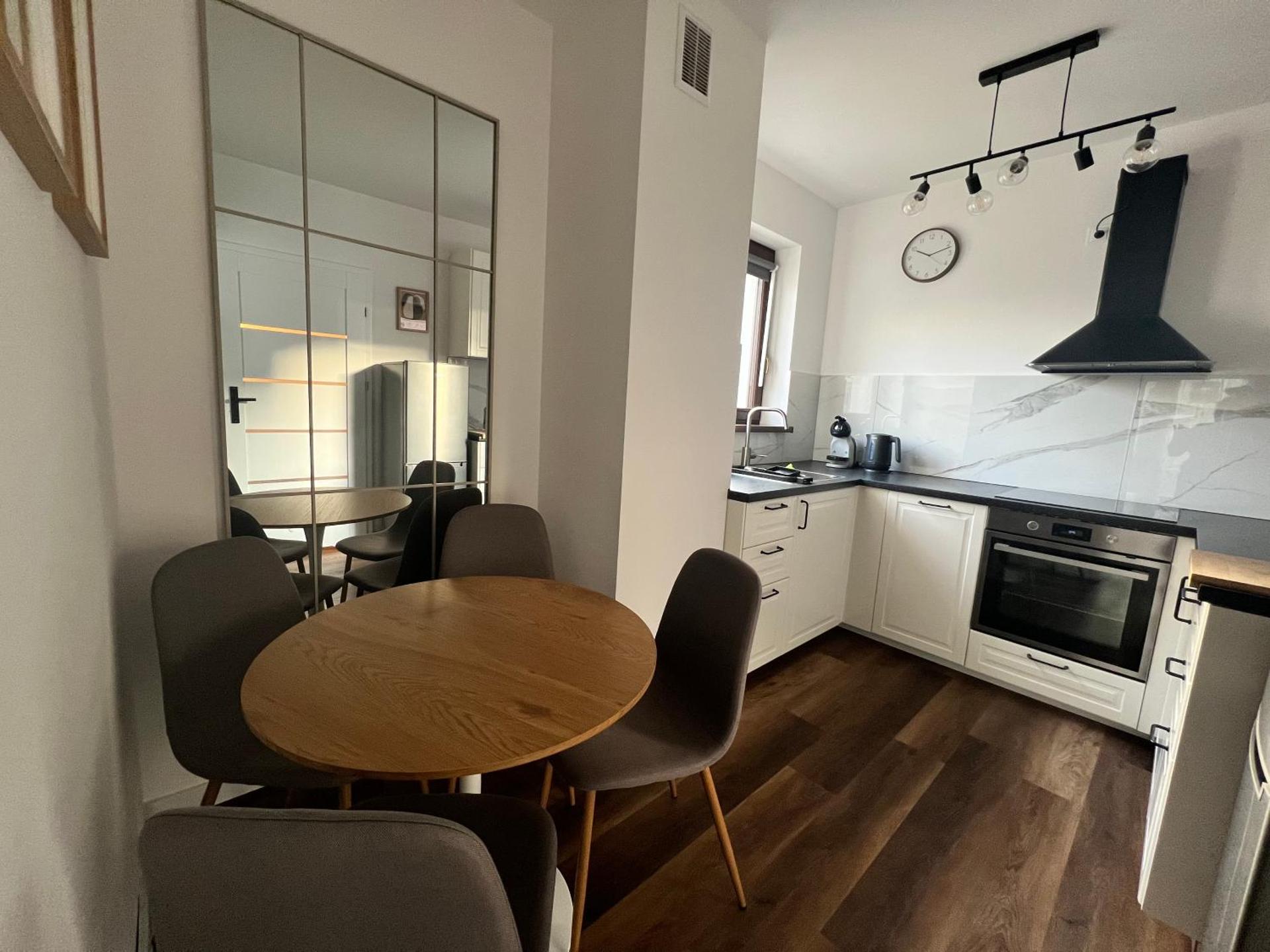 TS Gold New Town Apartment & free private parking