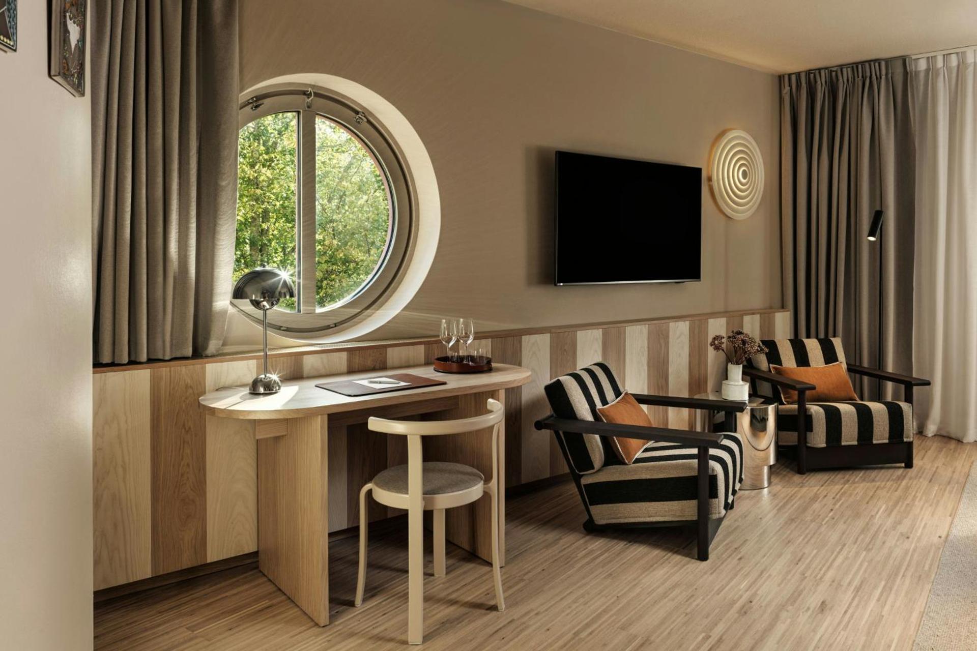 Photo of the whole room