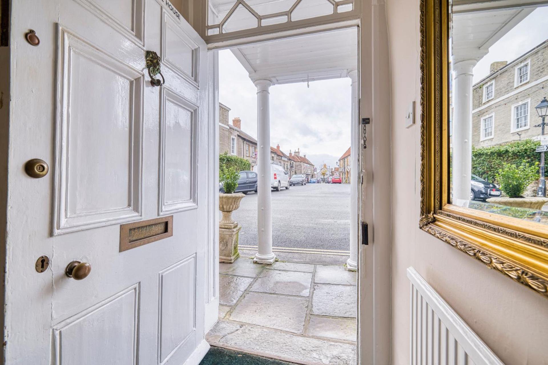 Old Bell House - Spacious Period Home in the Heart of Somerton