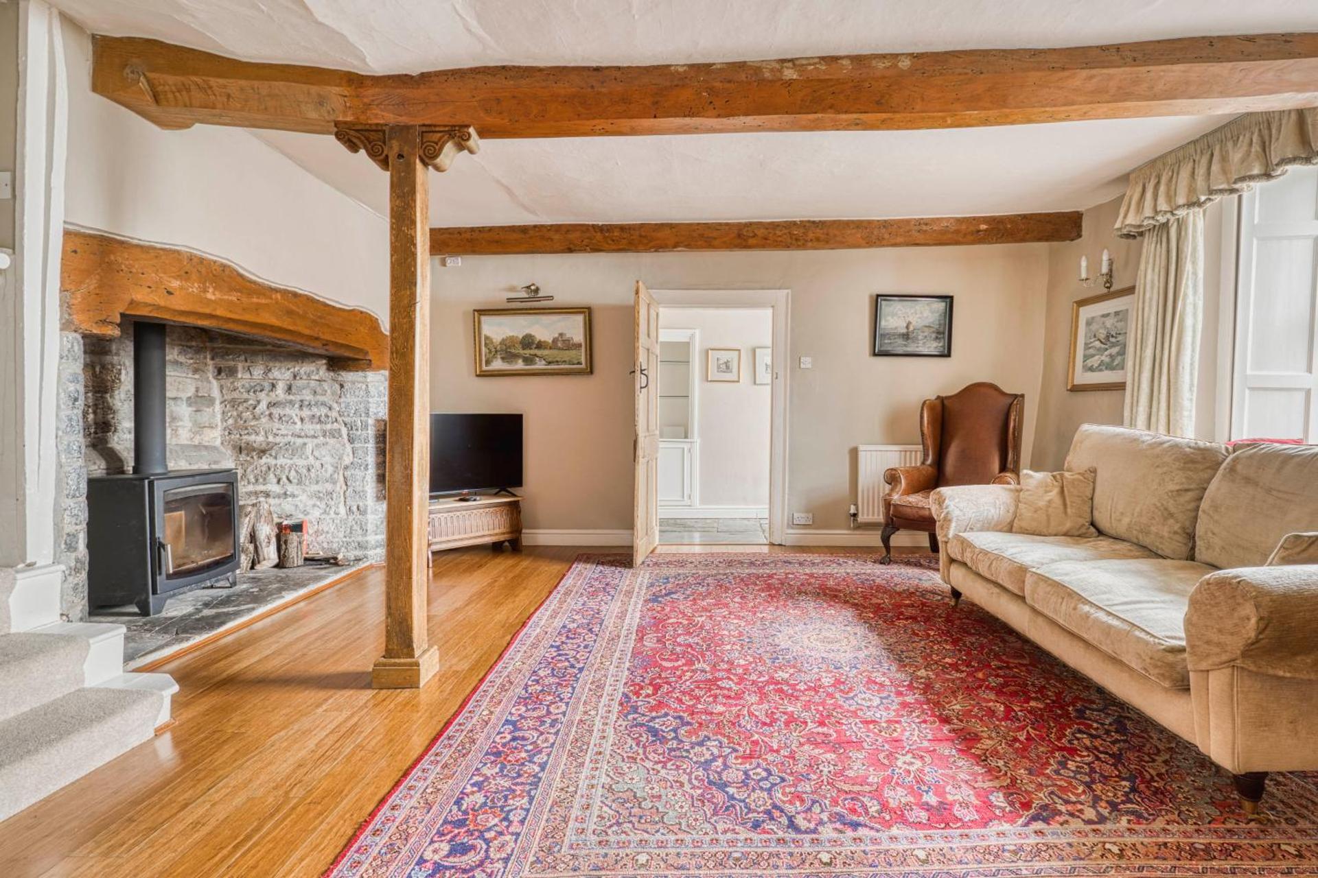 Old Bell House - Spacious Period Home in the Heart of Somerton