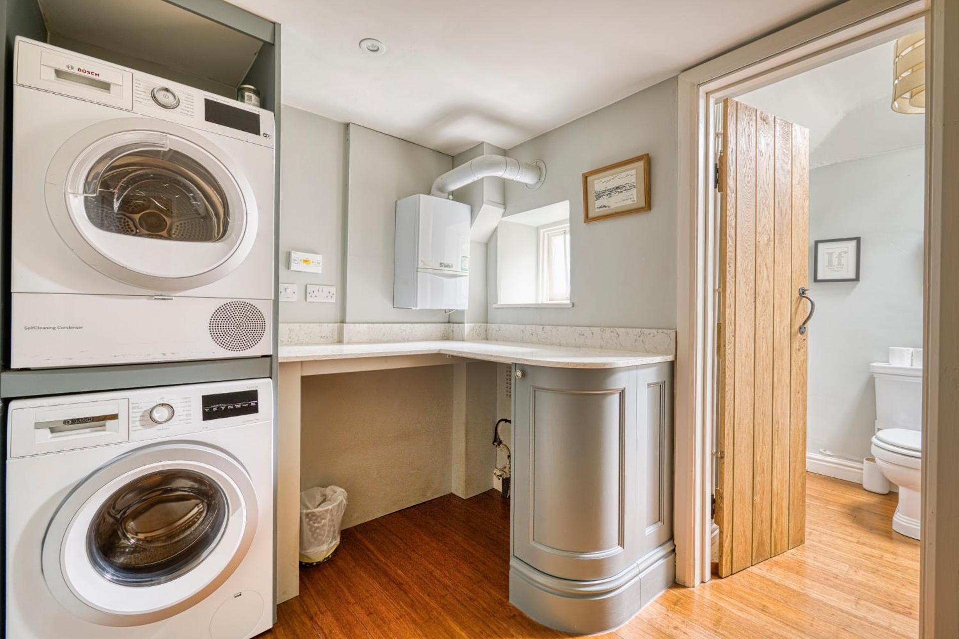 Old Bell House - Spacious Period Home in the Heart of Somerton