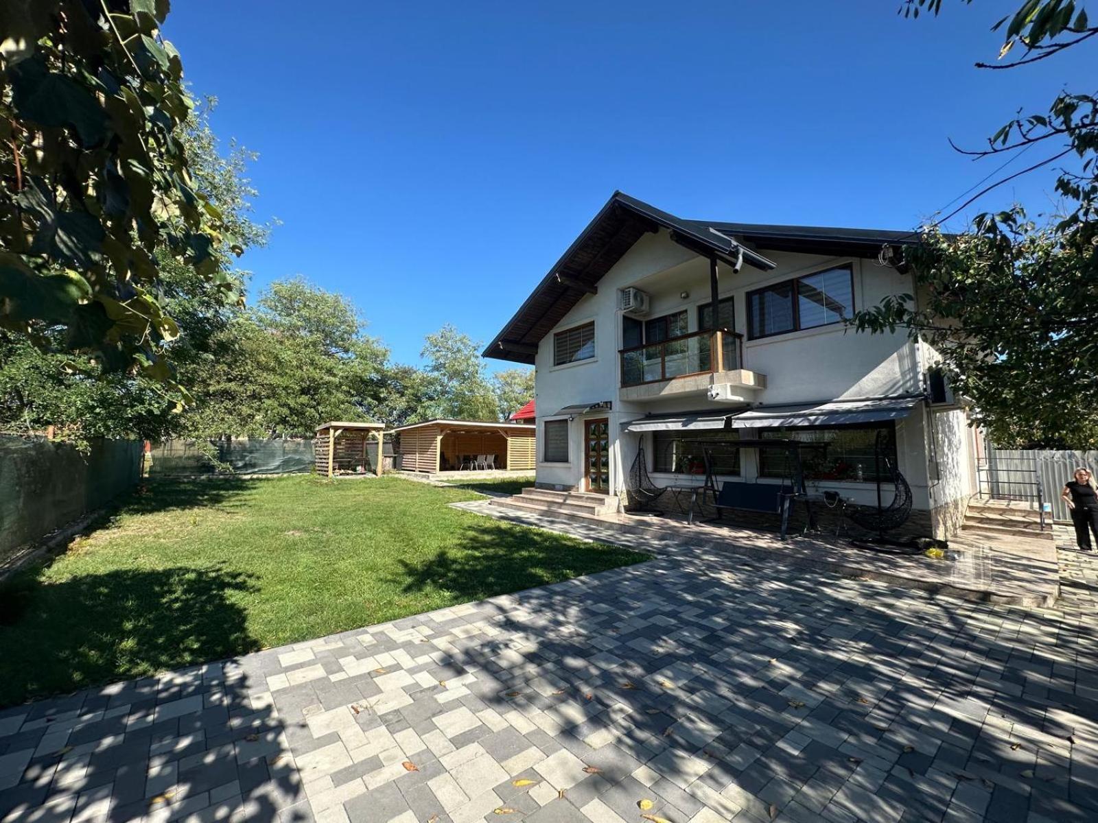 Chris Mountain Retreat