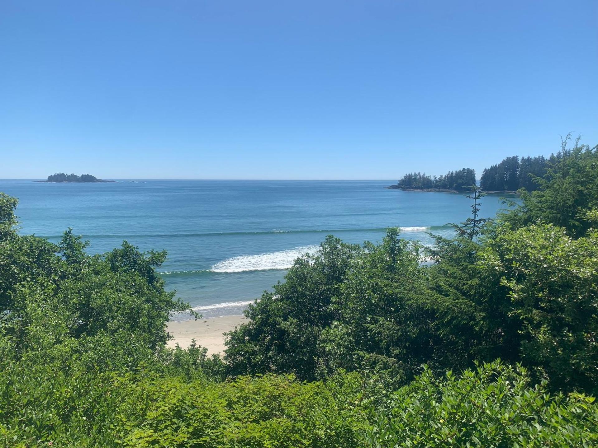 Le Chalet Waterfront Retreat