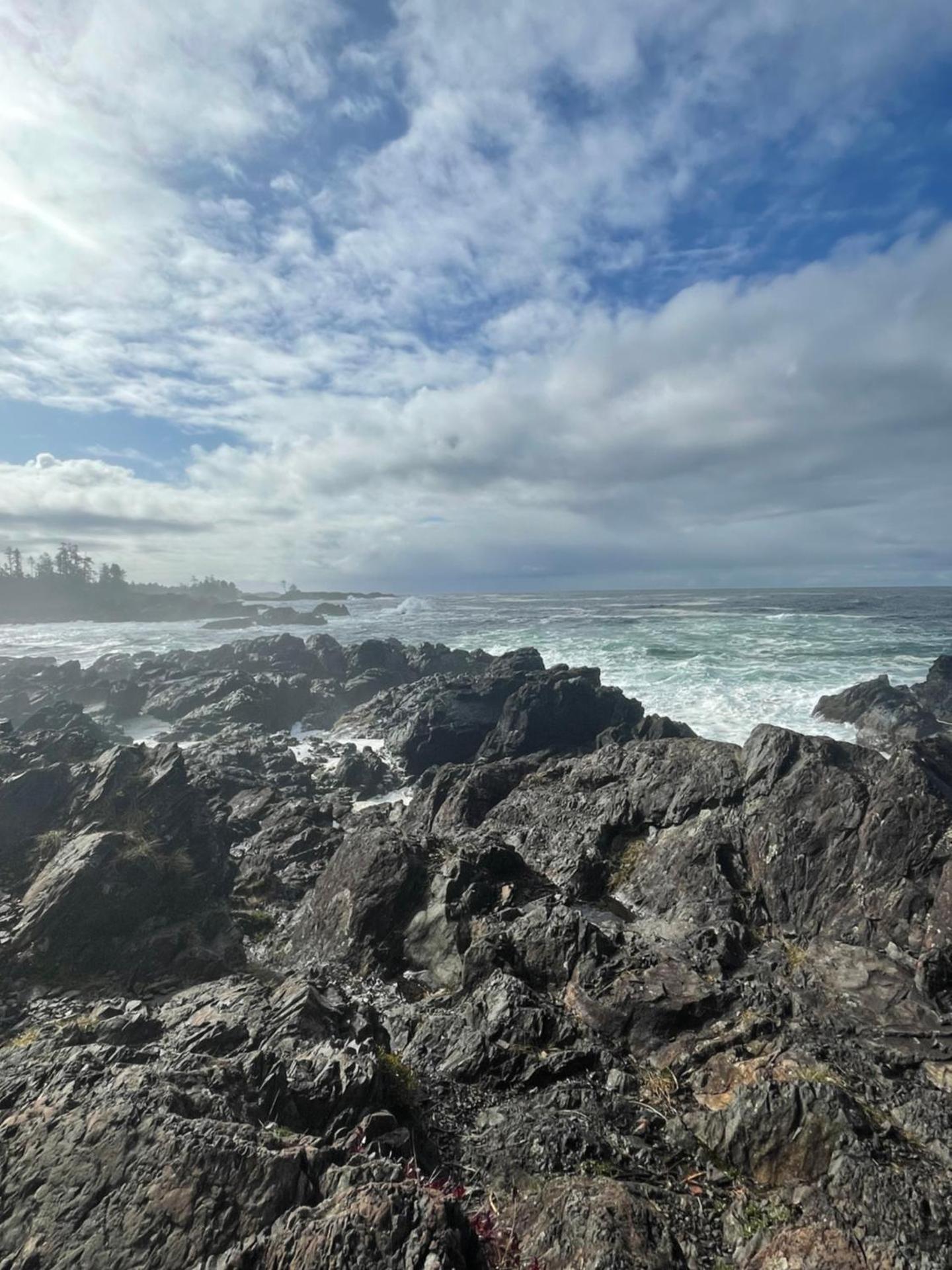 Le Chalet Waterfront Retreat