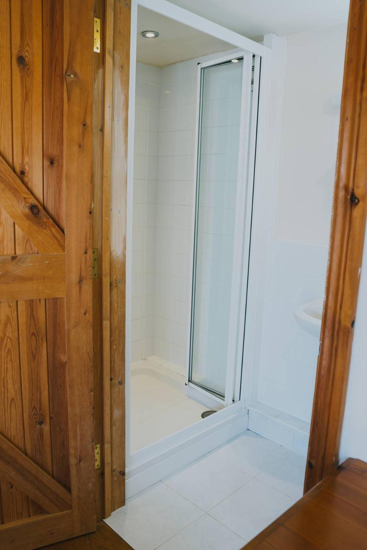 Twin Room with Private Bathroom