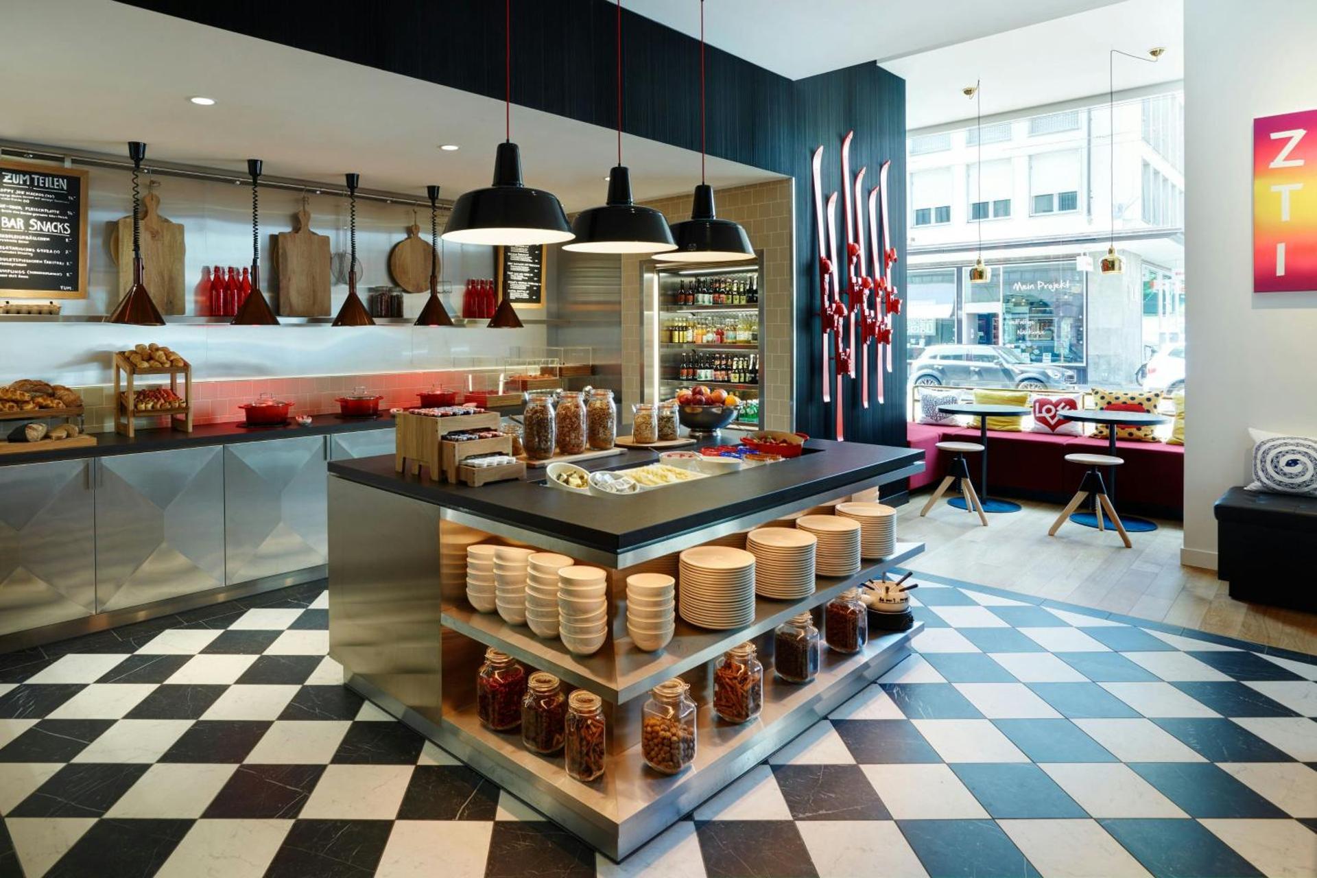 Restaurant/places to eat