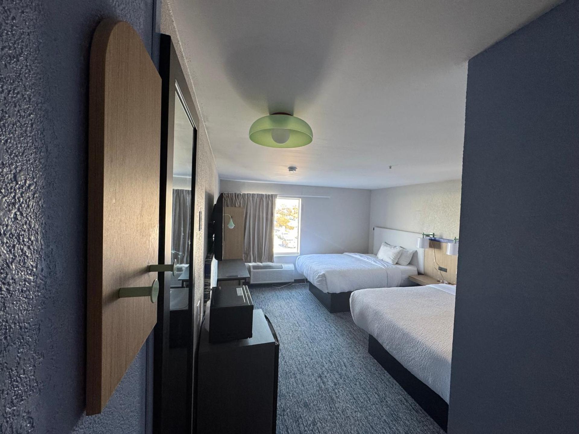 Communal lounge/ TV room