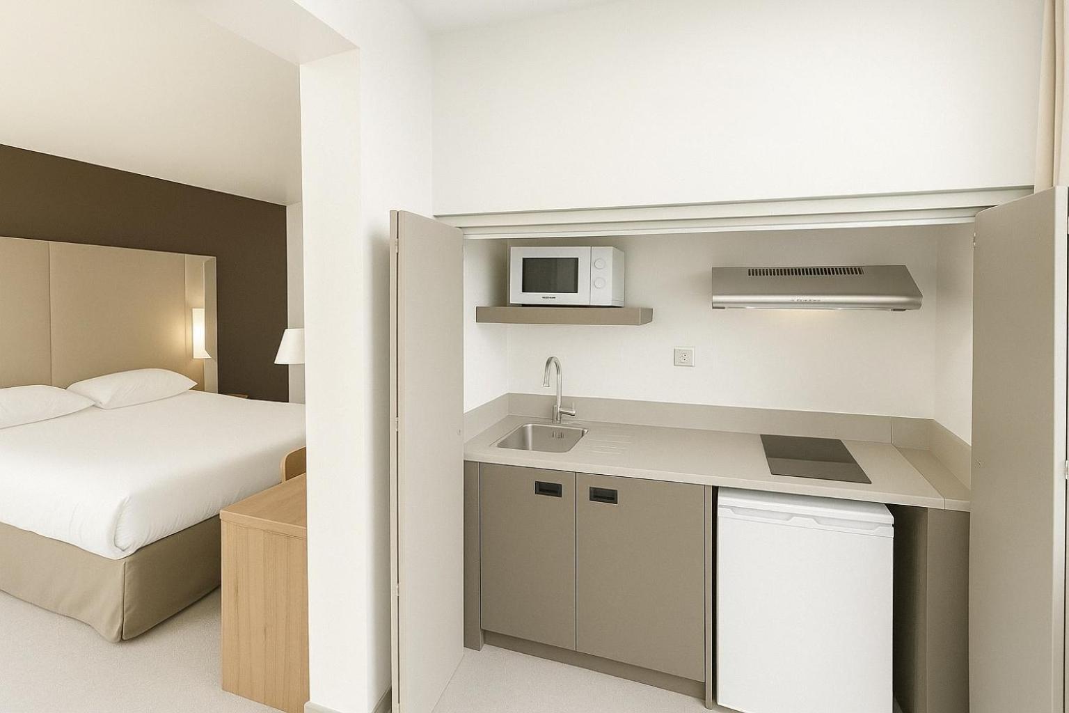 Kitchen or kitchenette