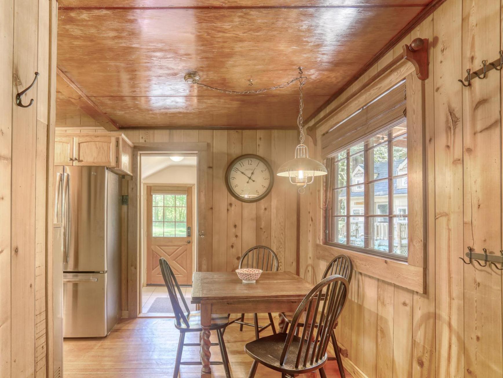 Wallace Cottage - Meredith Lodging