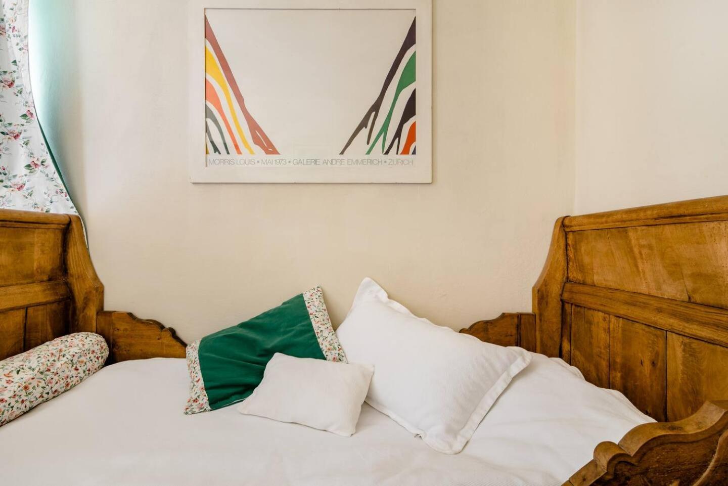 Twin Room with Private External Bathroom