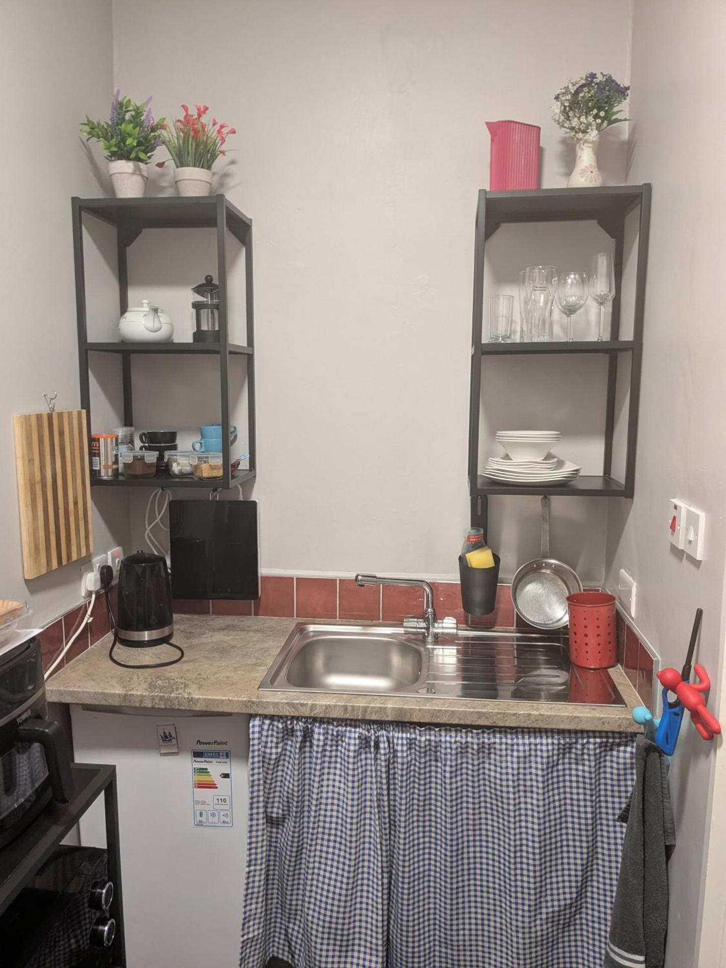 Studio flat - An Bonnan Bui