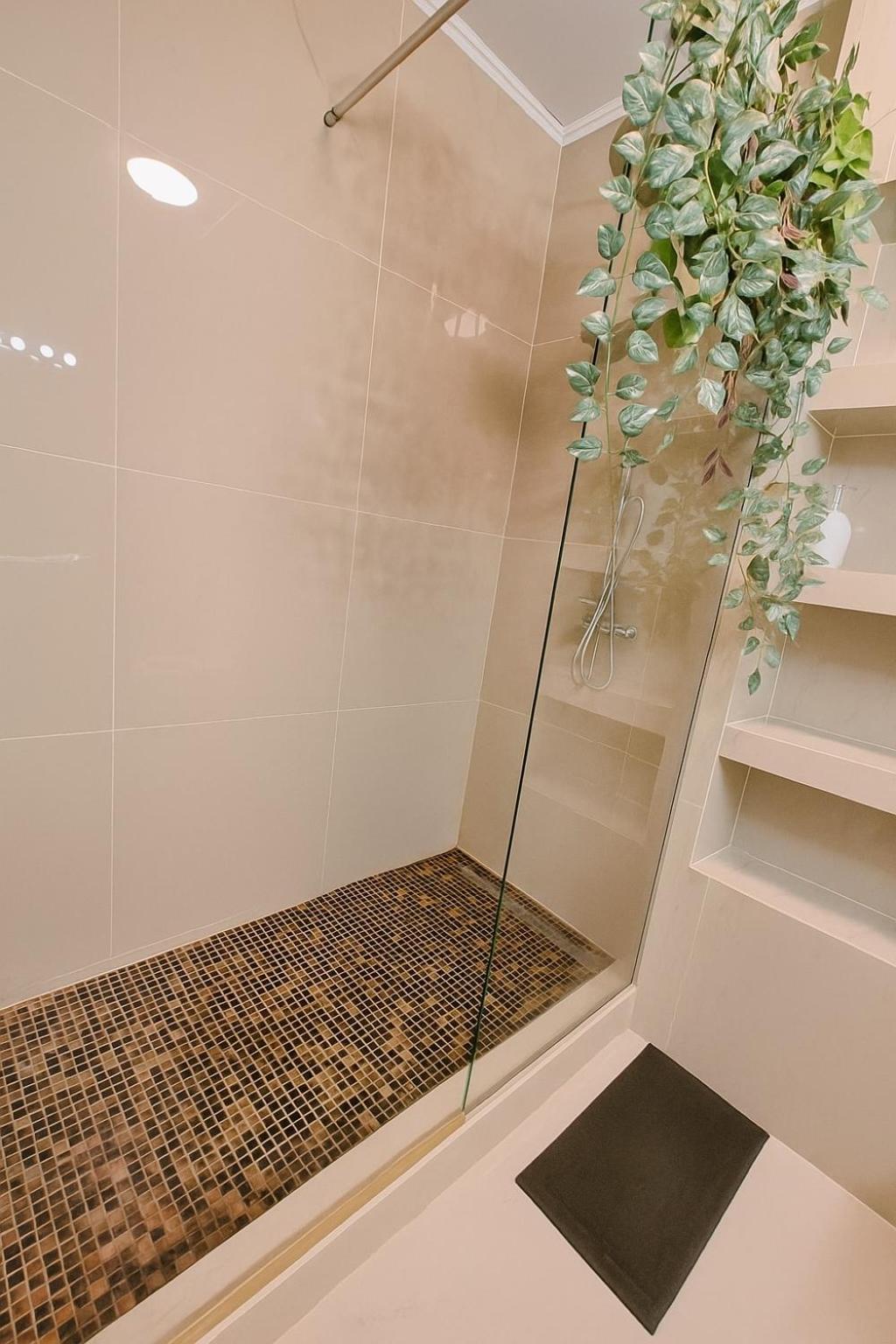 Golden Glow Studio - Elegant Retreat in Bucharest