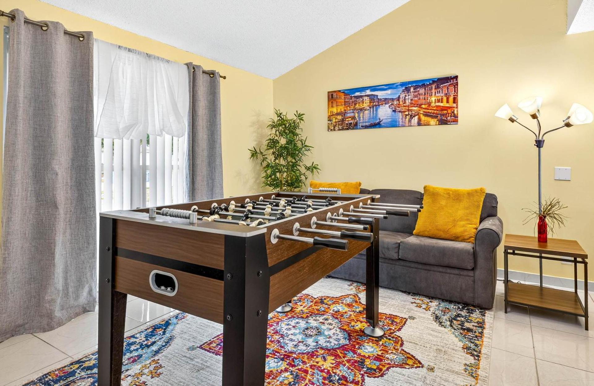 The Flamingo*4bed*pool*jacuzzi*foosball