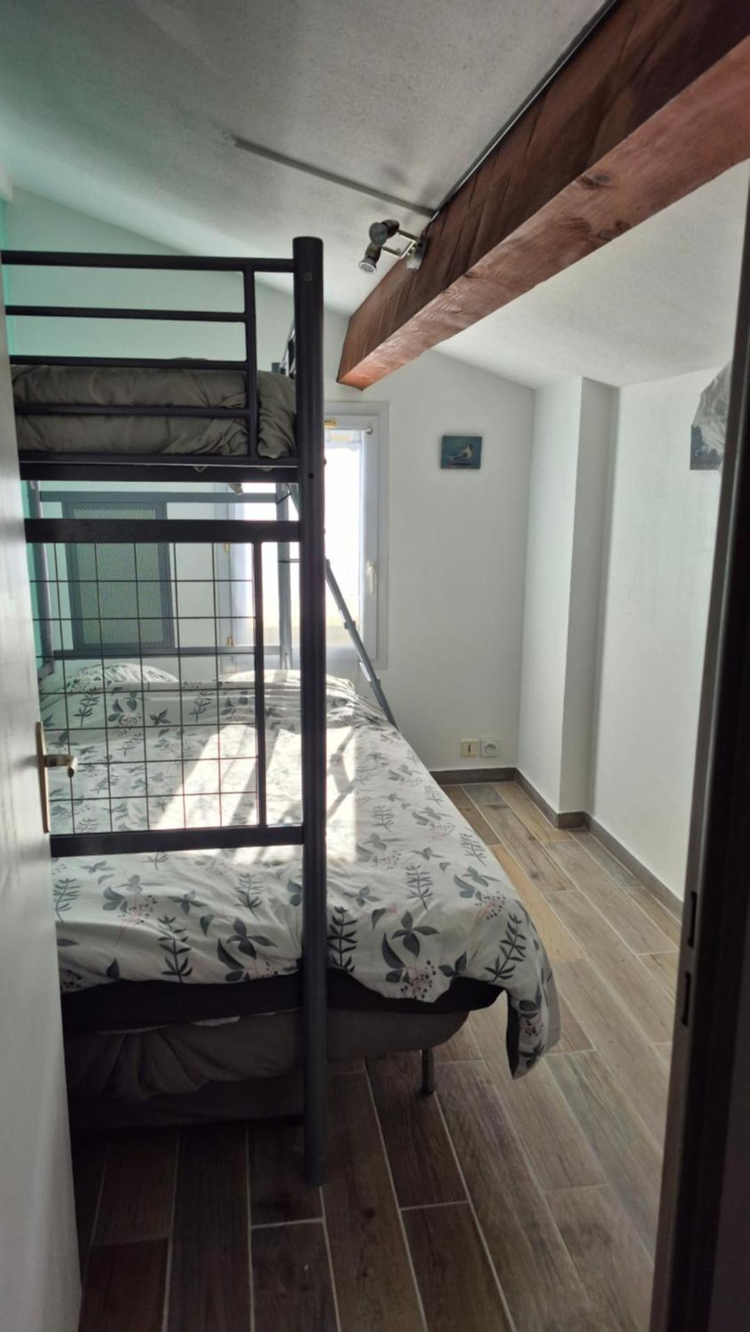 Maison 100m de la plage avec parking securise plus fibre optique internet