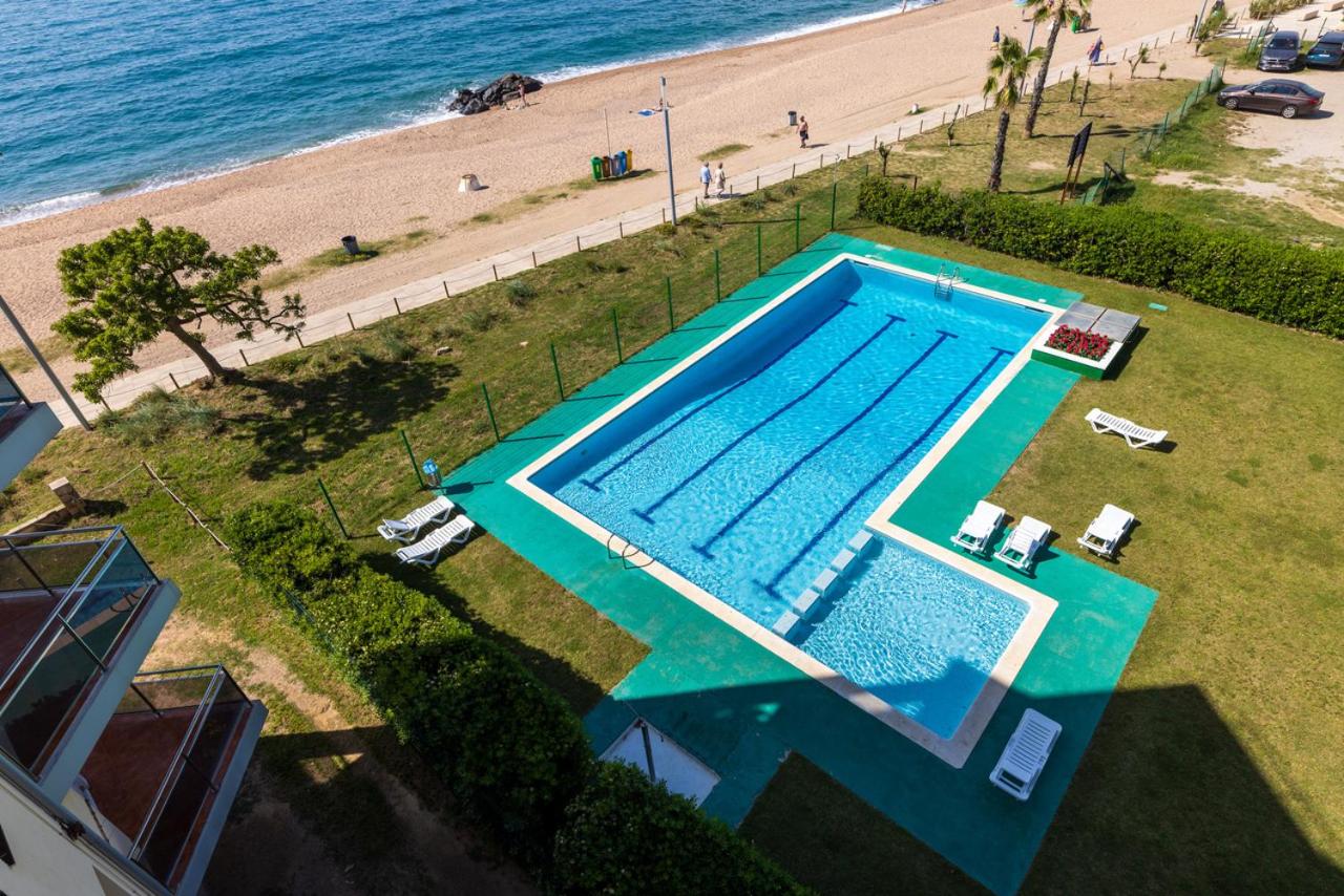 One-Bedroom Penthouse Apartment with Sea View