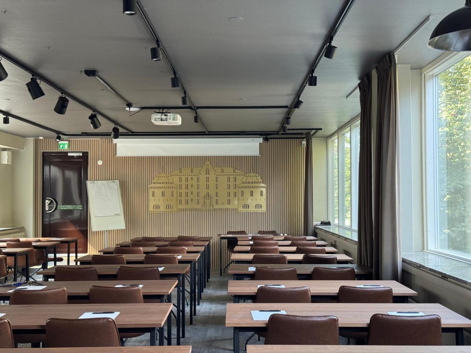 Meeting/conference room