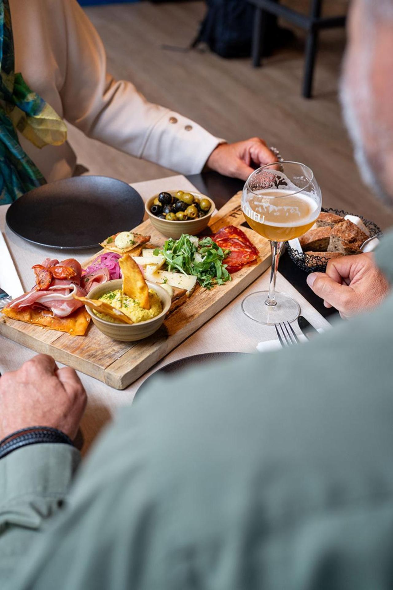 Restaurant/places to eat