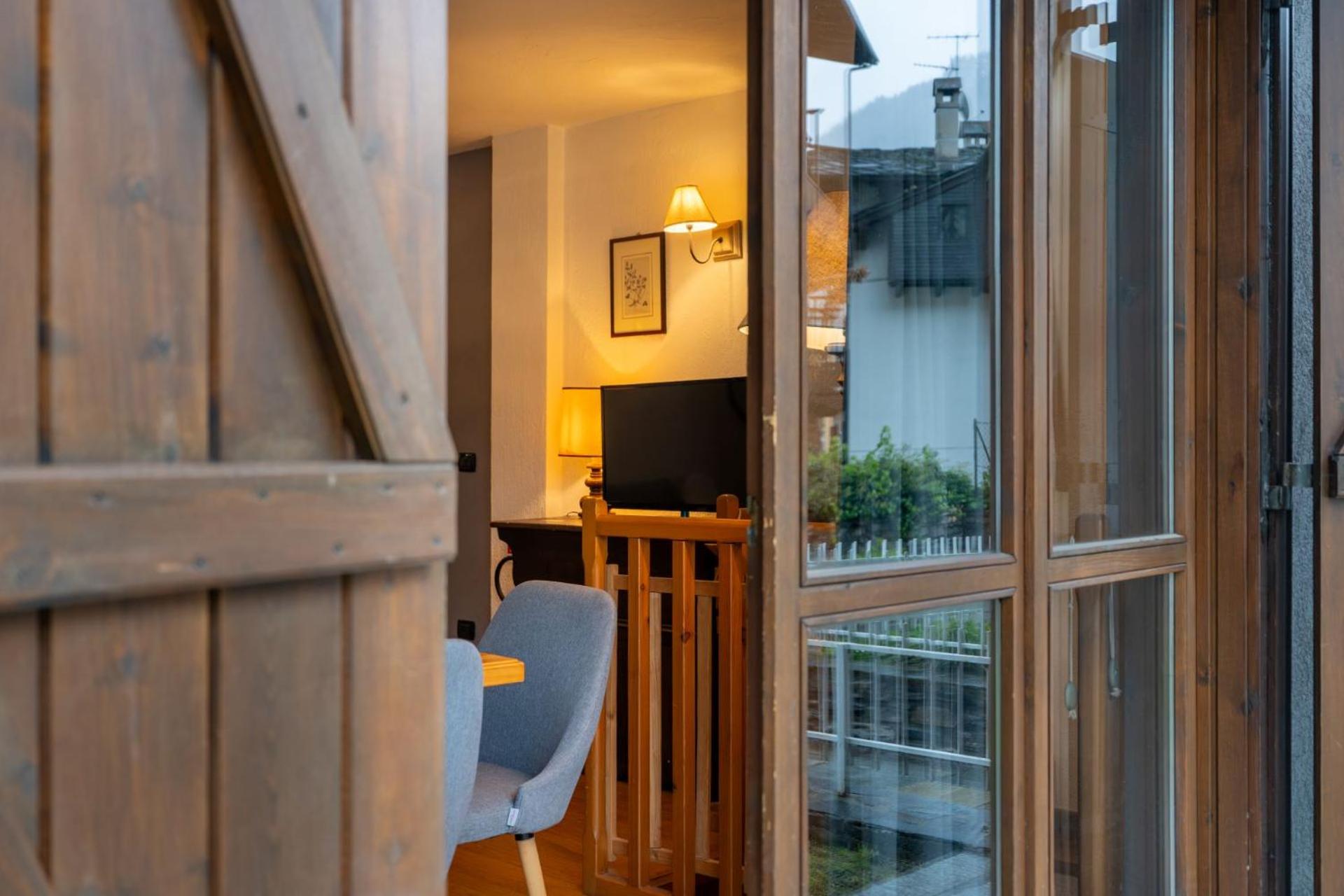 CASA JULIE - Accogliente rifugio nella quiete - COUR 0157