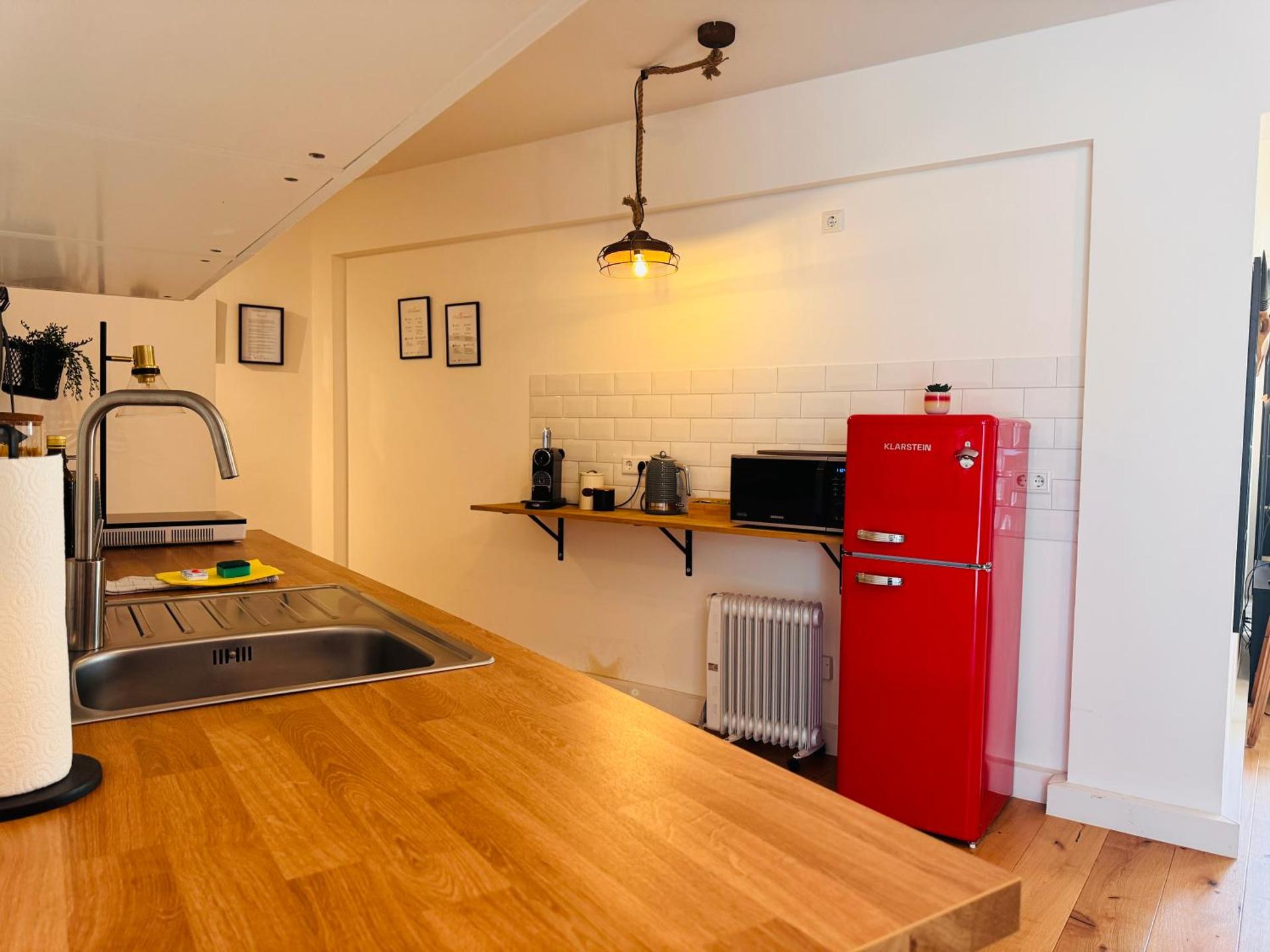 Kitchen or kitchenette