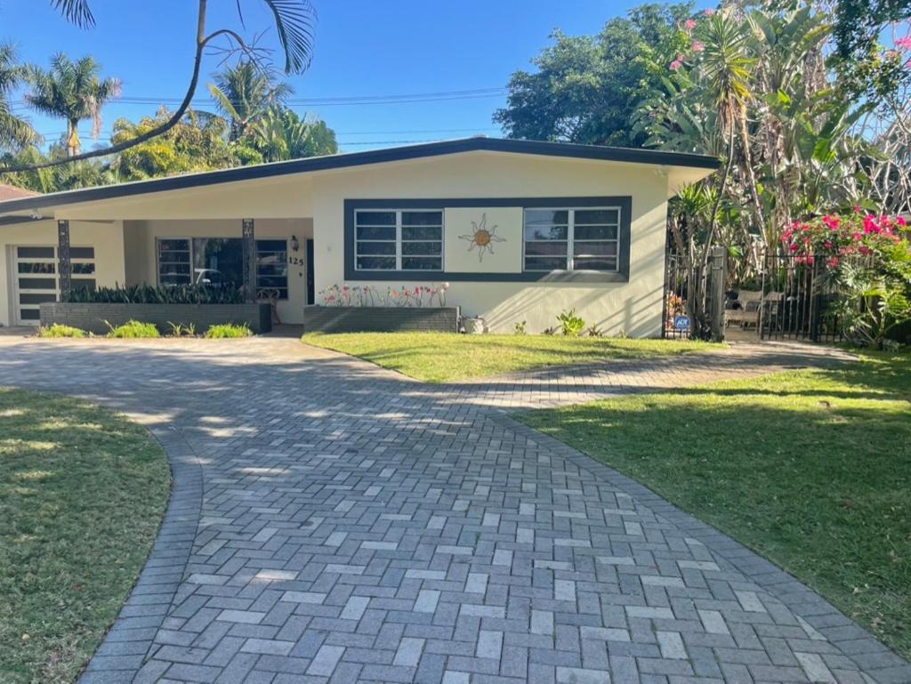 Tropical Classic Retro Florida, Private 2 bedroom Suite with Best Location