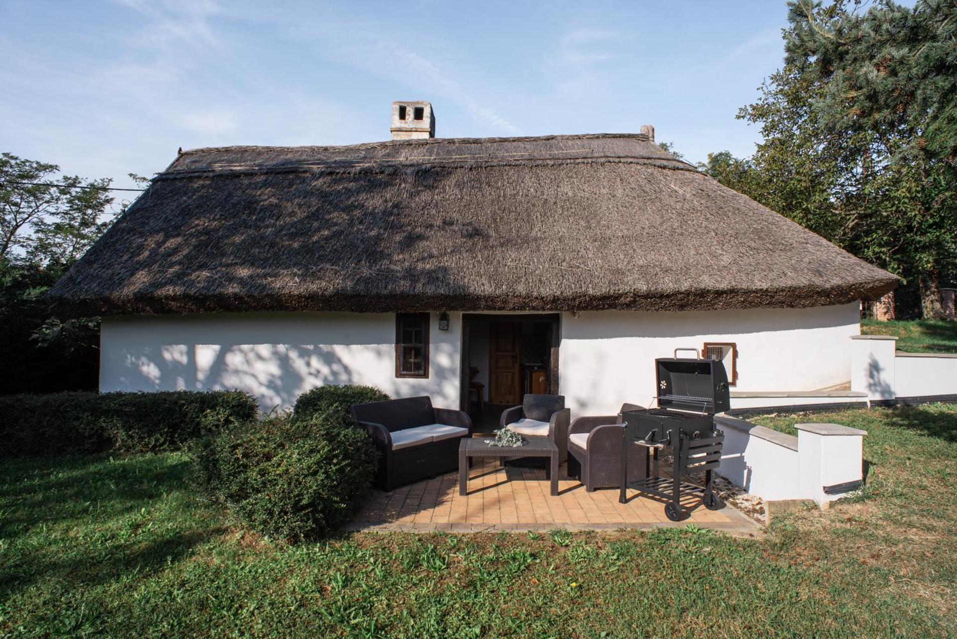 Balaton Cottage - Your Hide Away