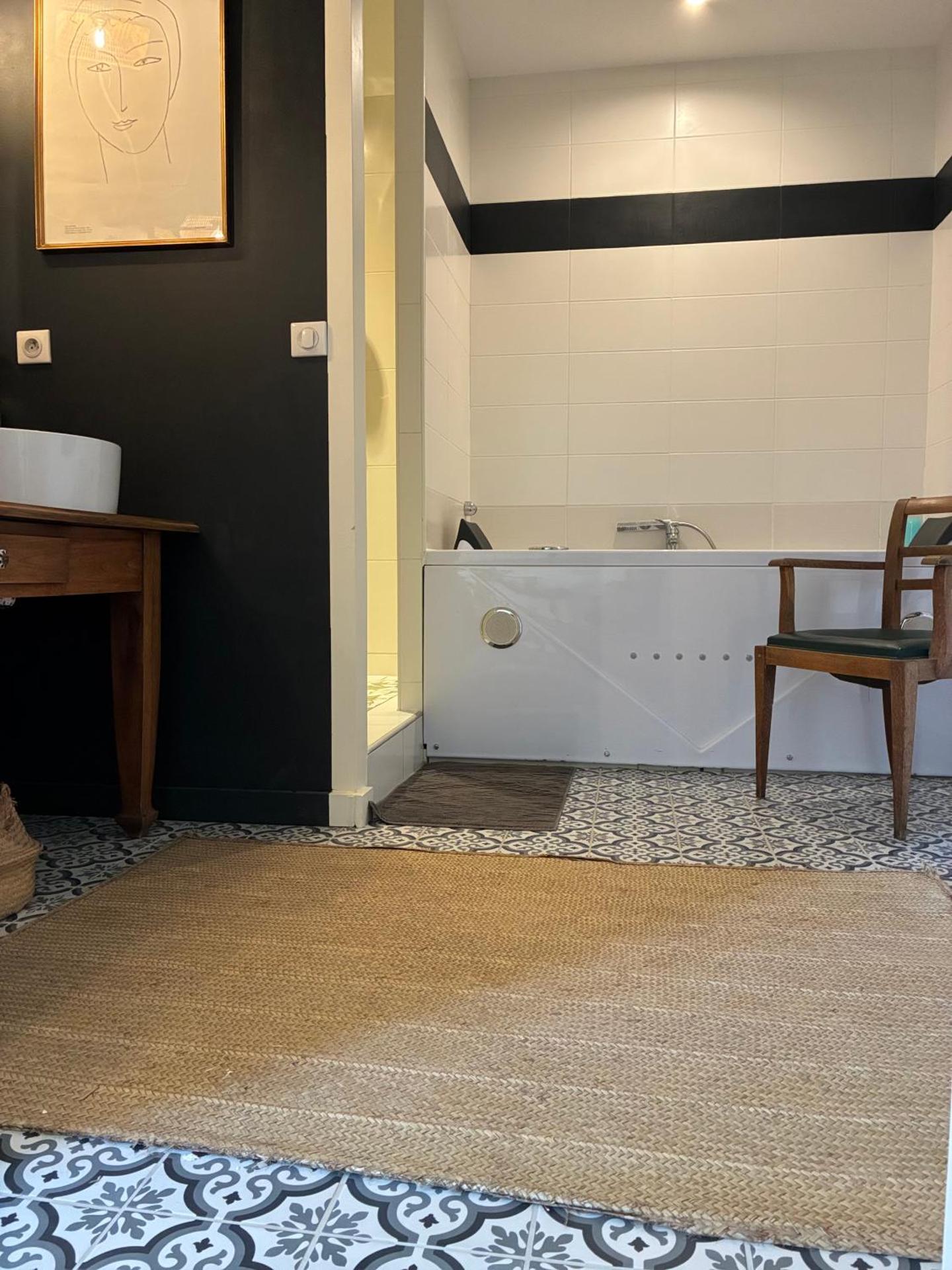 ferme st pierre 2 suites avec repas, piscine, clim, cheminée ou baignoire spa