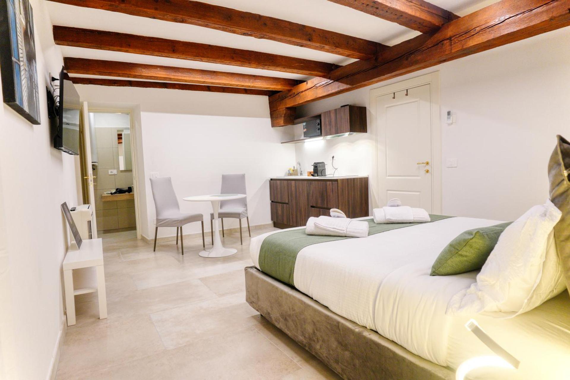 Domus Martis Elegant Suites - Just 20 meters from Verona Cathedral