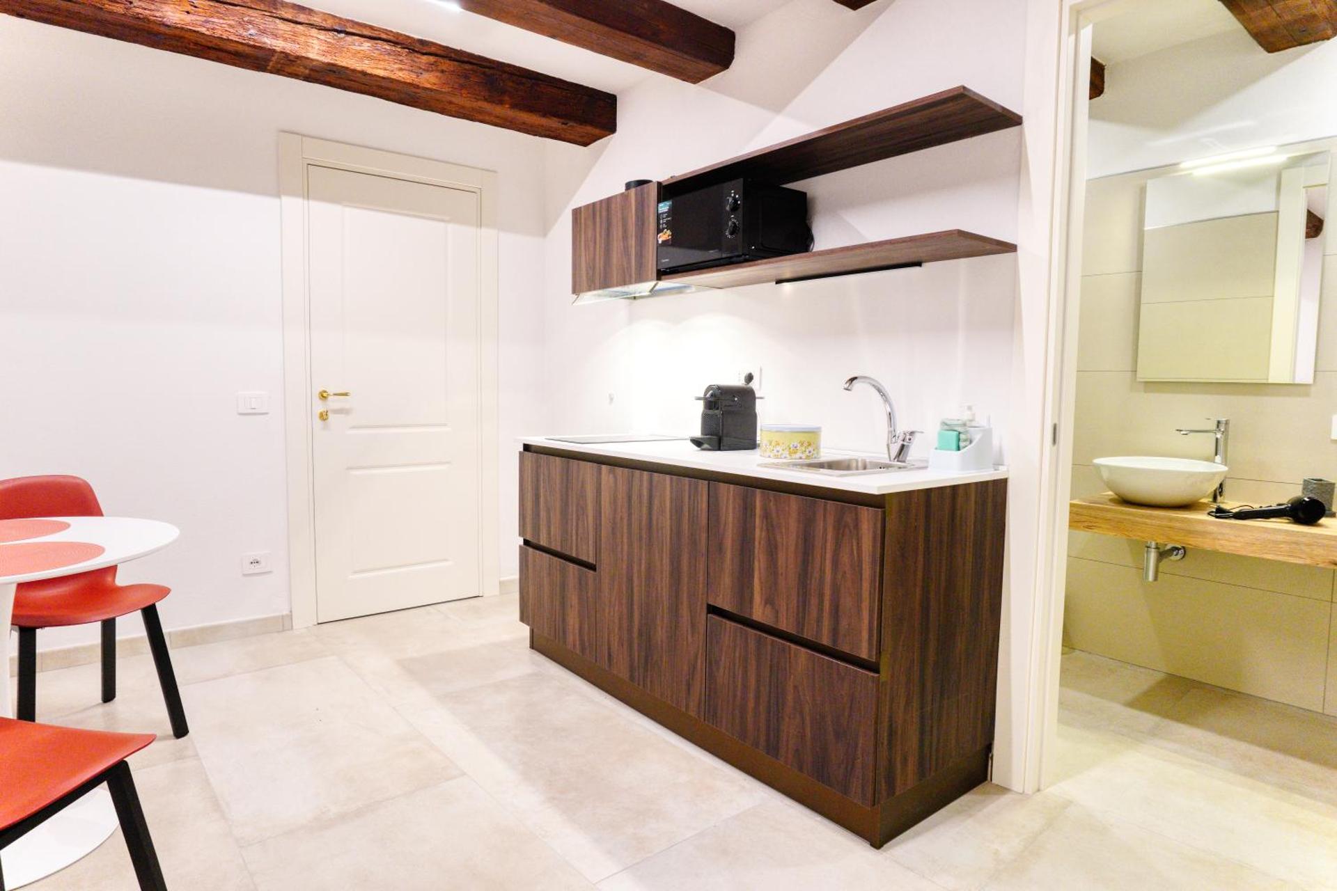 Domus Martis Elegant Suites - Just 20 meters from Verona Cathedral