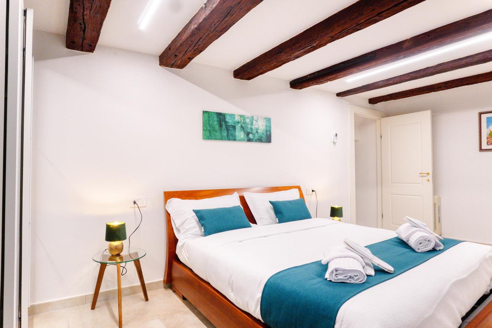Domus Martis Elegant Suites - Just 20 meters from Verona Cathedral