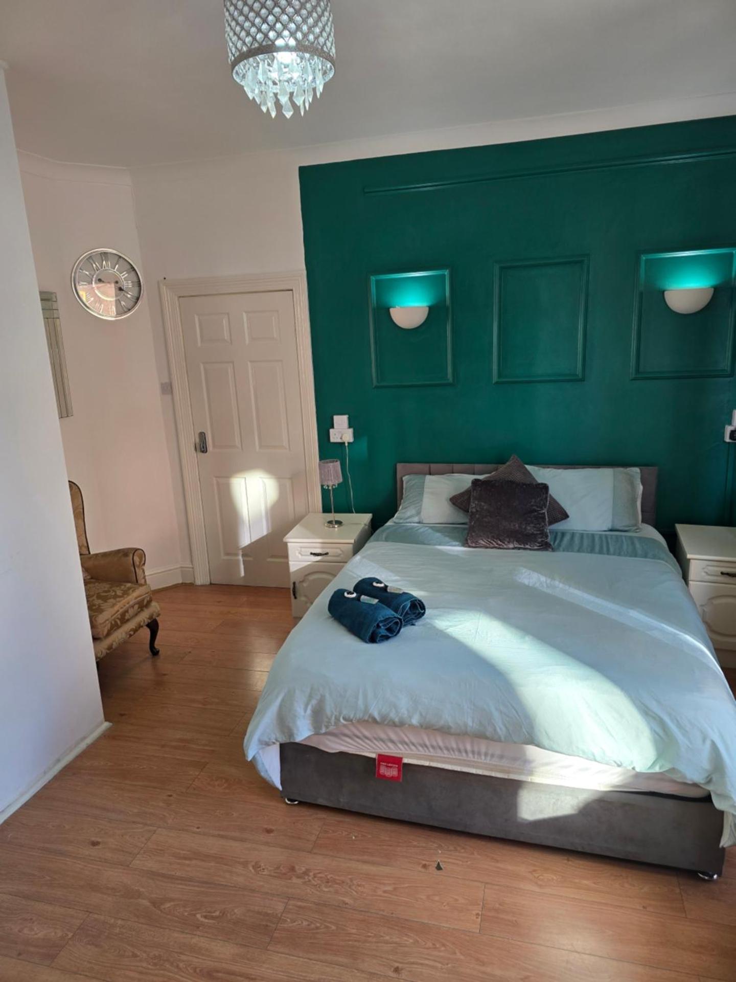 Spacious Double Room in Anfield