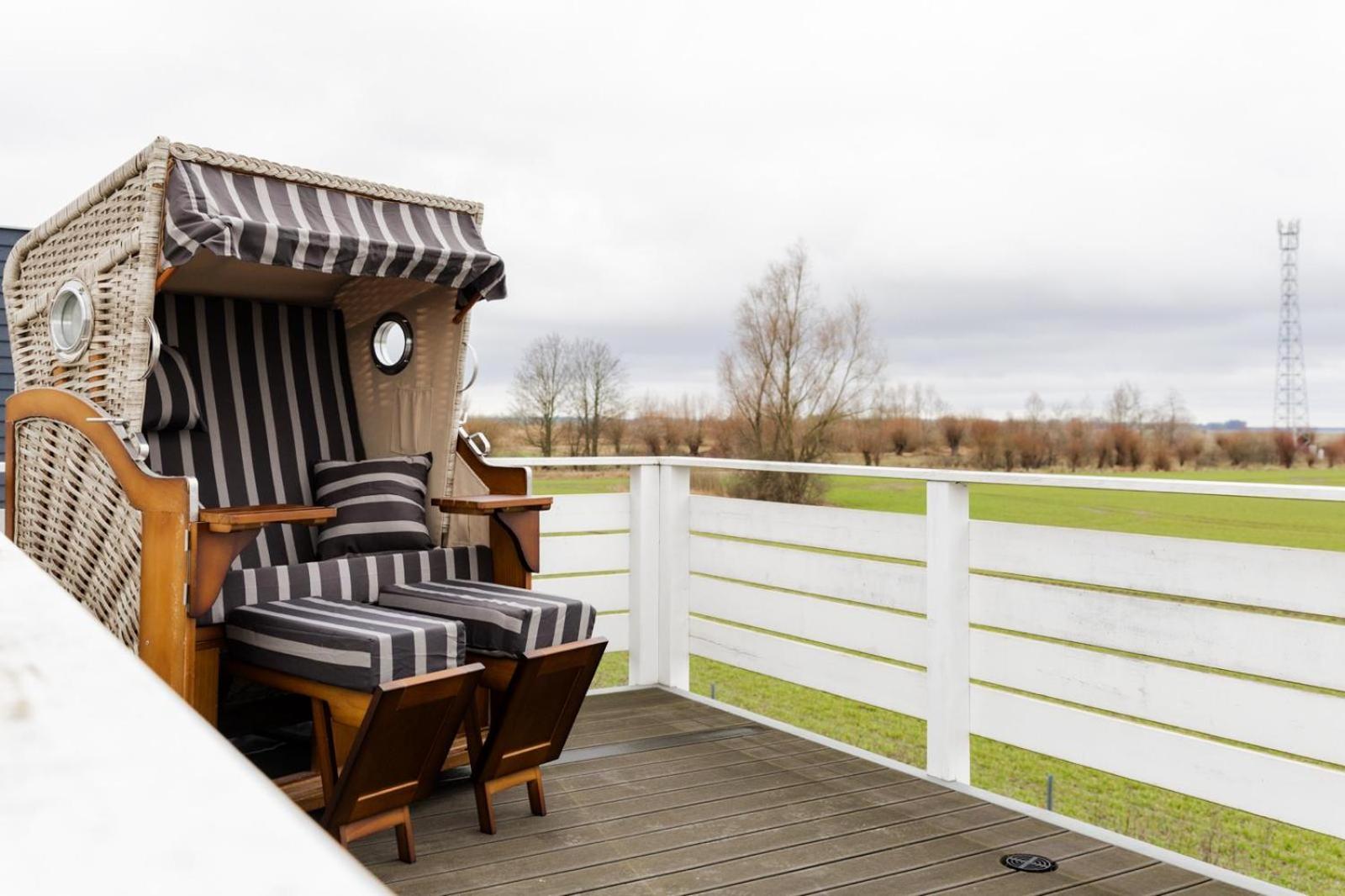 Prima Camping Resort Boddenblick -Stellplätze-Schlaffässer-Tiny Houses in Ostsee Nähe